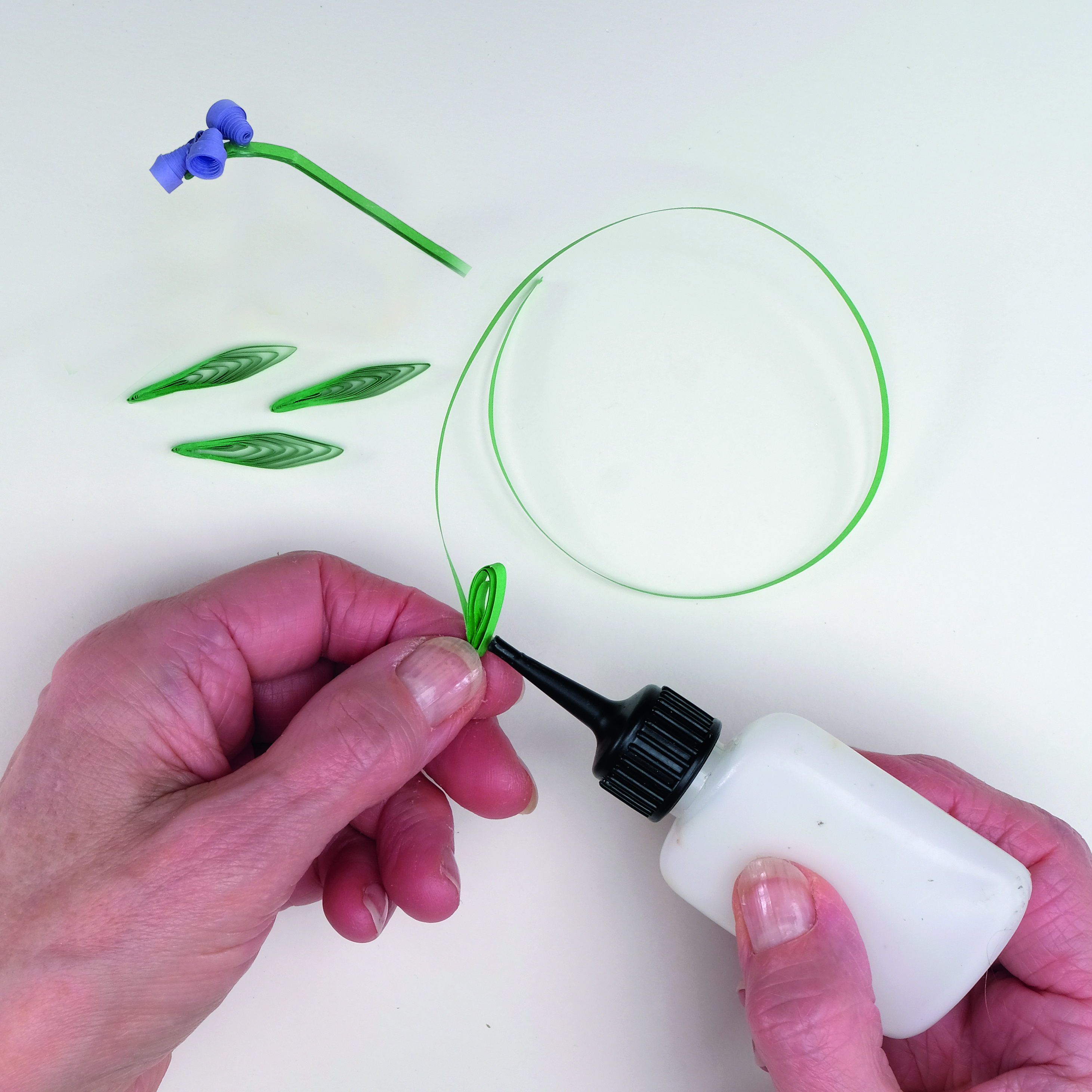 How to make quilled flowers – bluebells, step 3