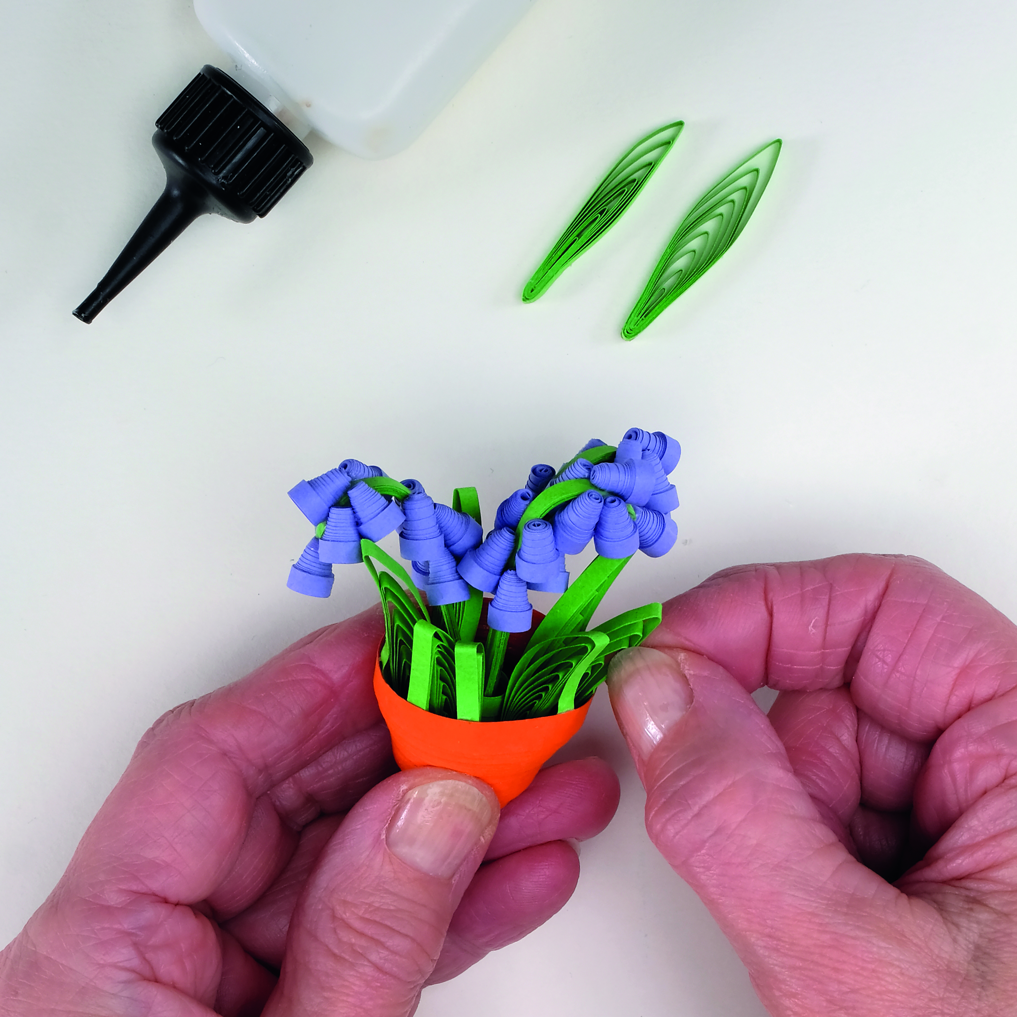 How to make quilled flowers – bluebells, step 4
