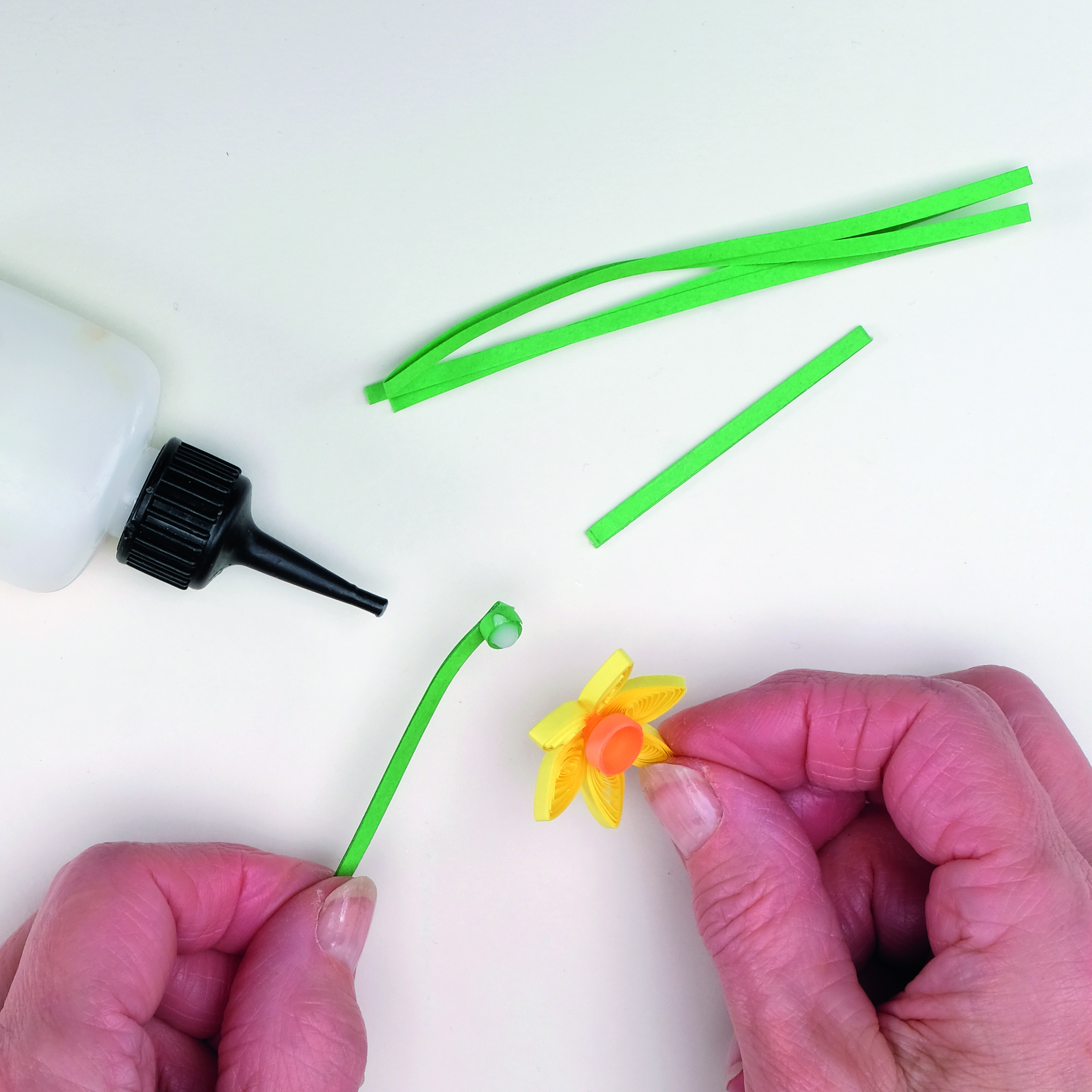 How to make quilled flowers – daffodils, step 2