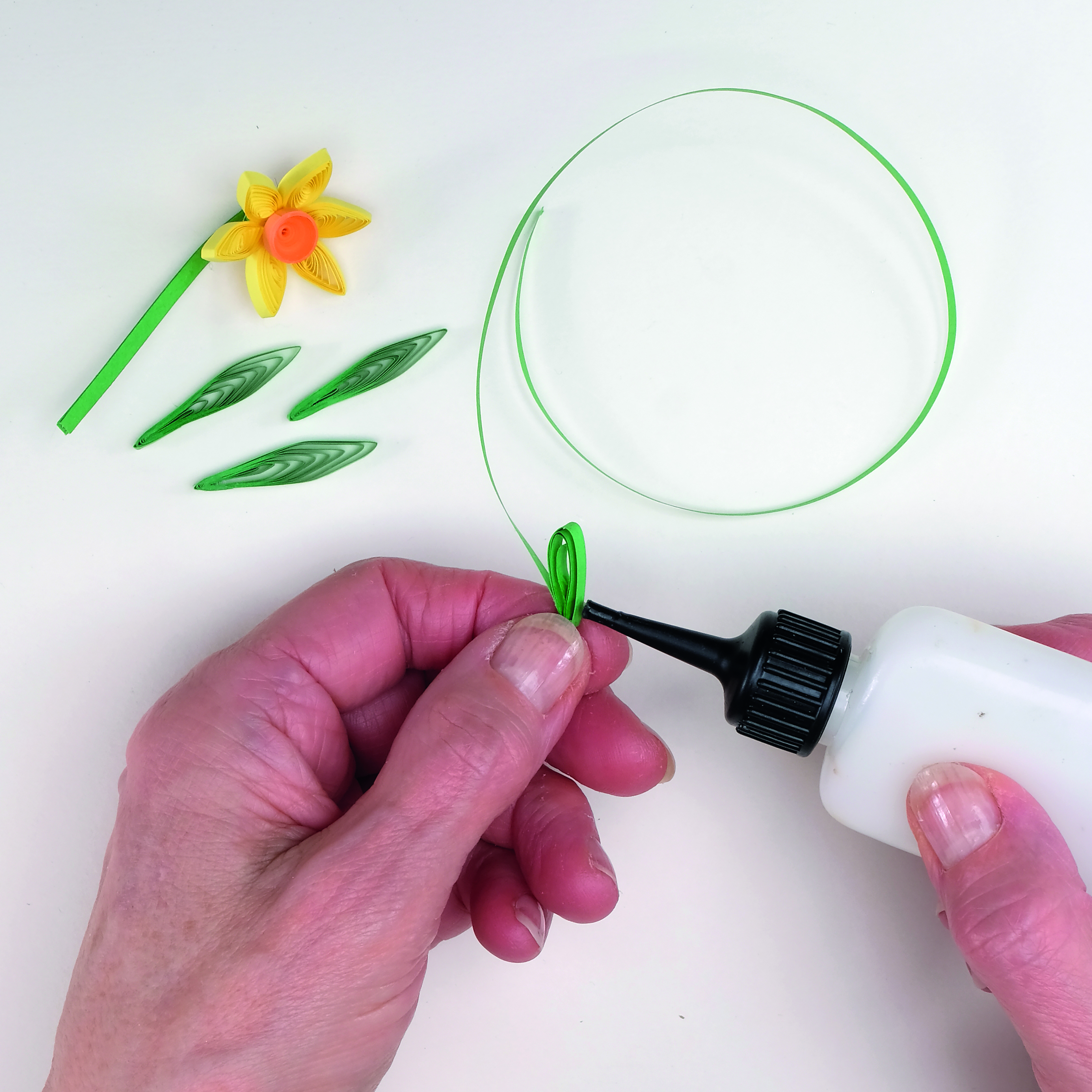 How to make quilled flowers – daffodils, step 3