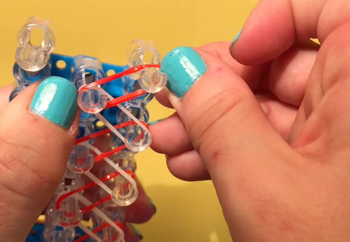 Super crazy loom Easy bow keychain or bracelet! 
