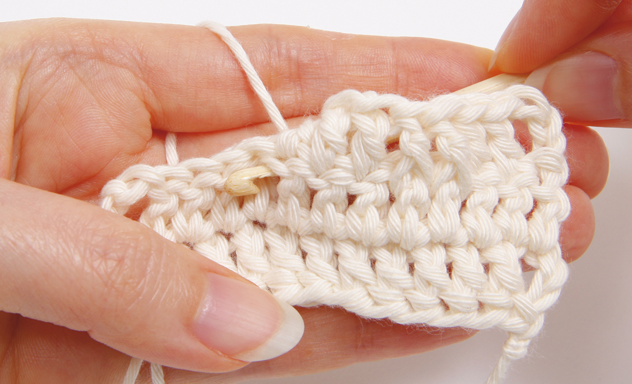 How_to_crochet_back_post_treble_step_03
