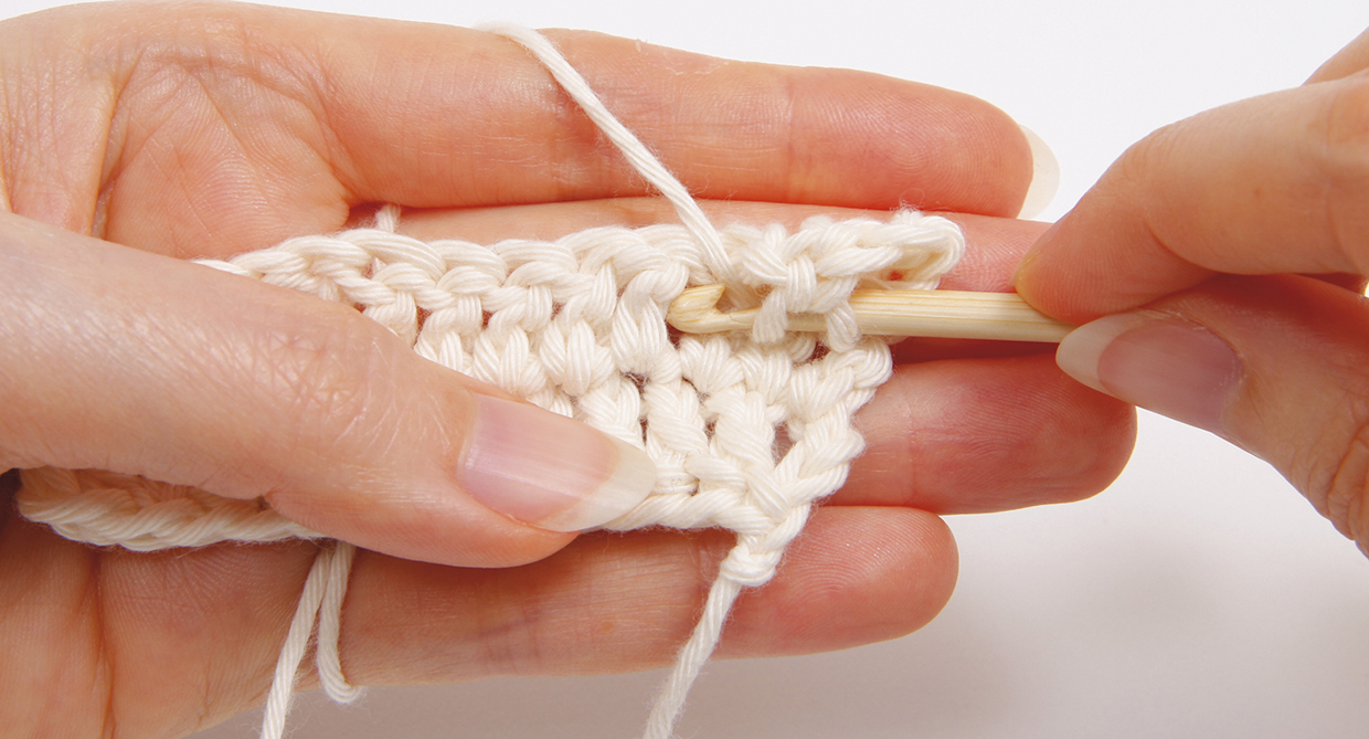 How_to_crochet_front_post_treble_step_03