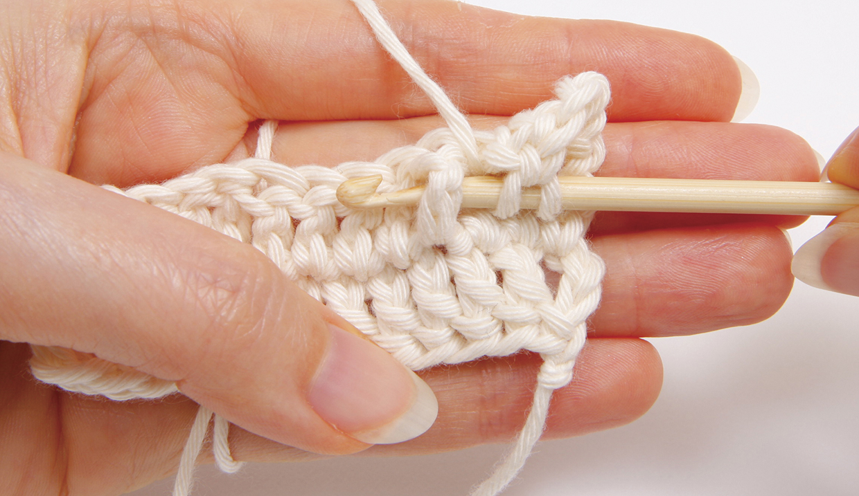 How_to_crochet_front_post_treble_step_04
