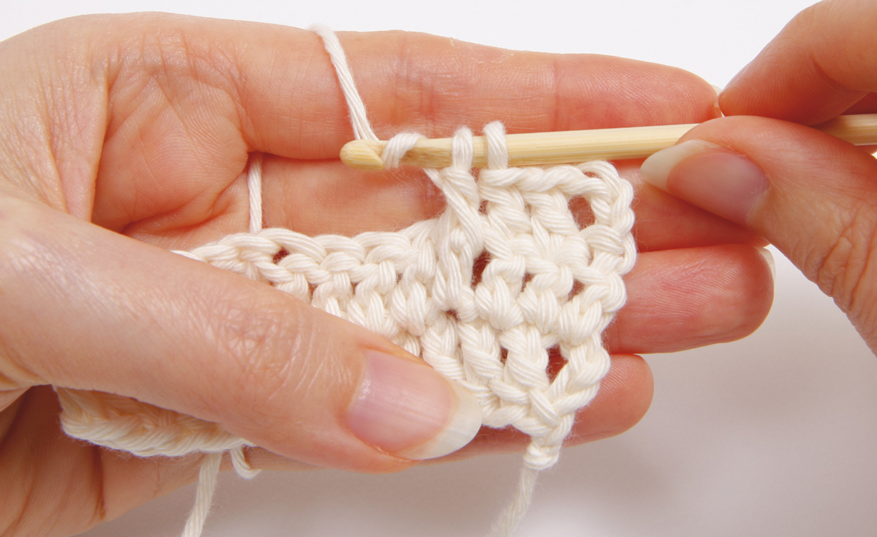 How_to_crochet_front_post_treble_step_07