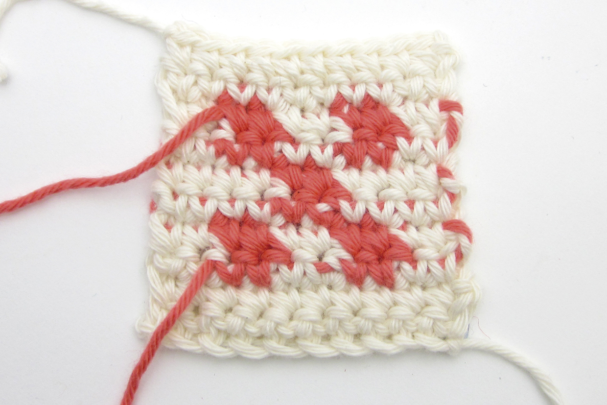 How_to_do_tapestry_crochet_step_03