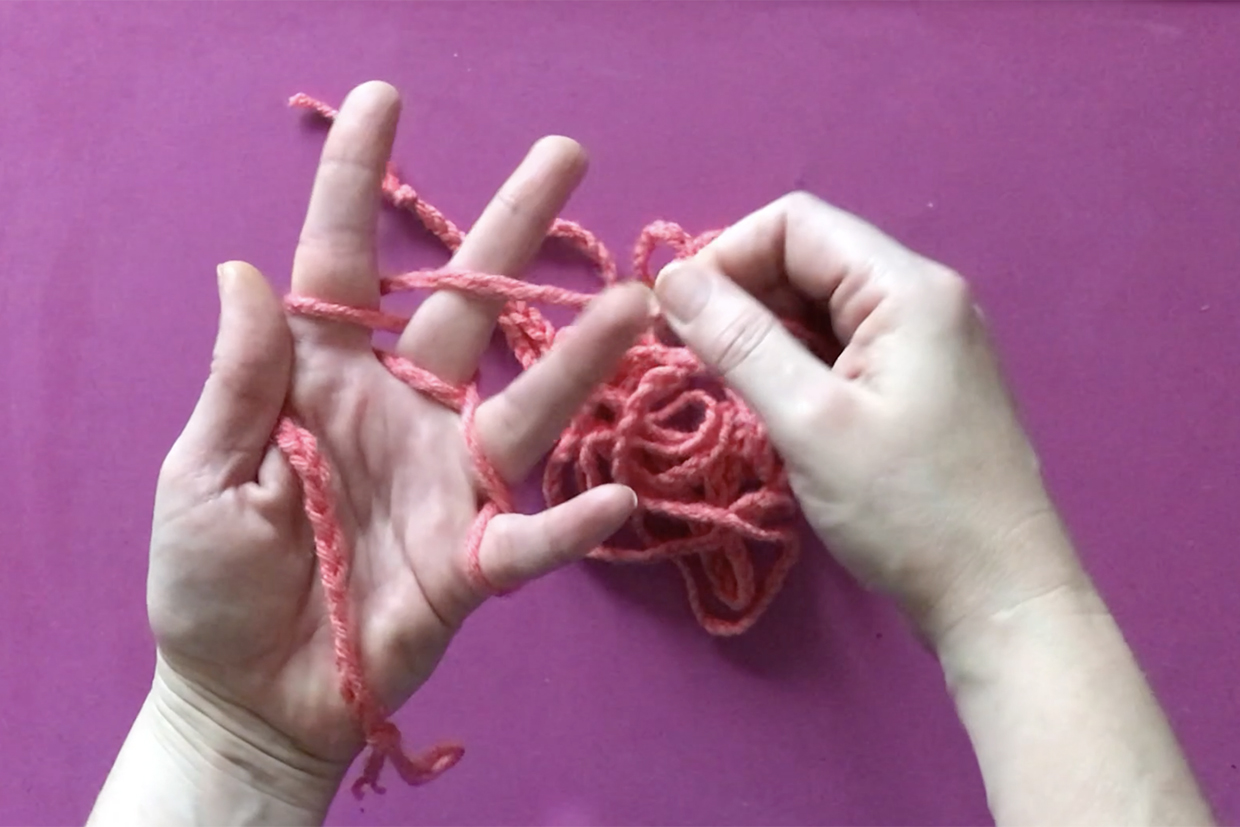 how to do finger knitting step 2