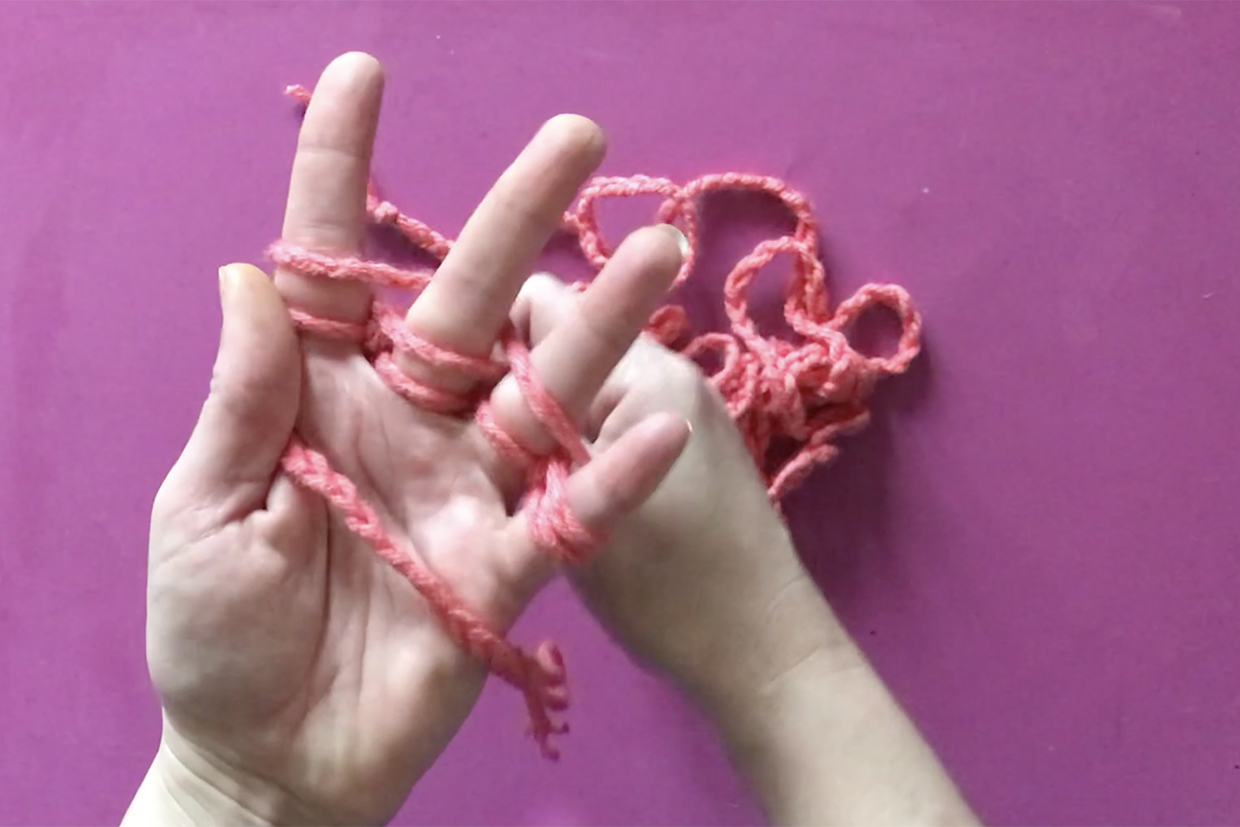 how to do finger knitting step 7