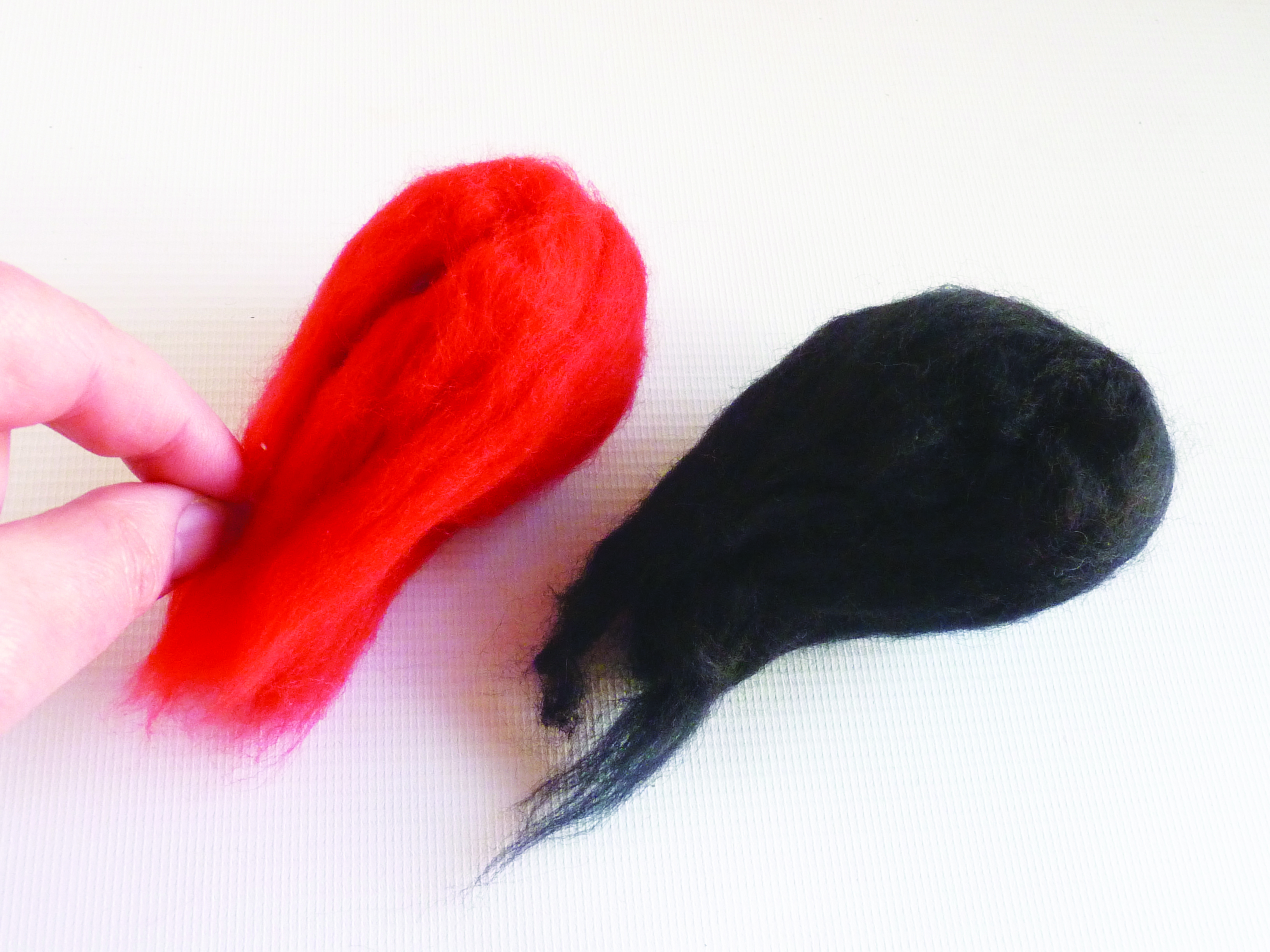 Beginner's Guide to needle felting, Macaw and Toucan, step 1