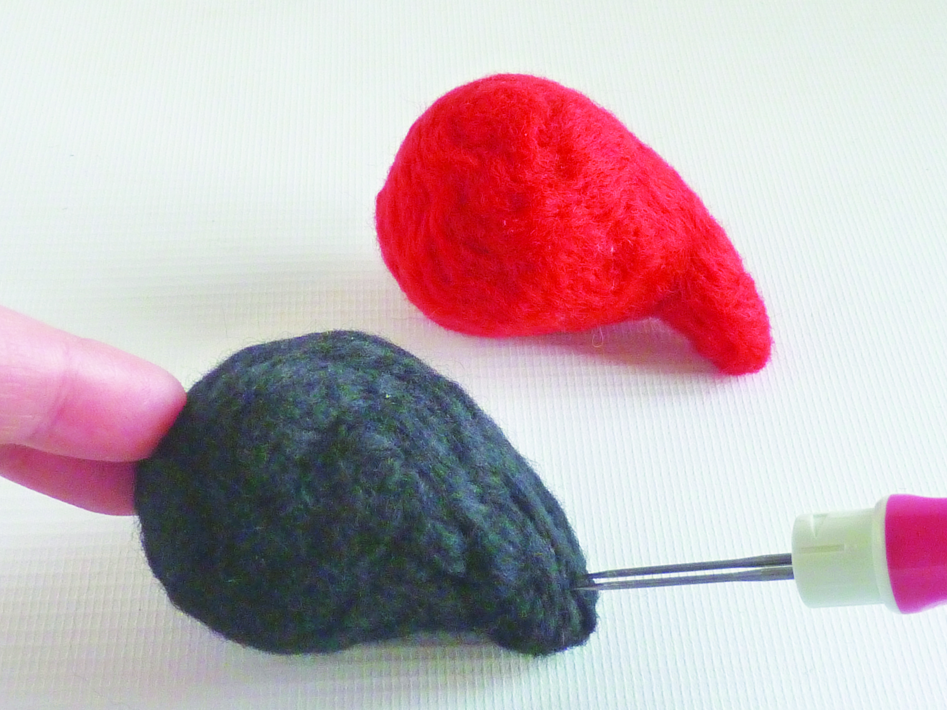 Beginner's Guide to needle felting, Macaw and Toucan, step 2