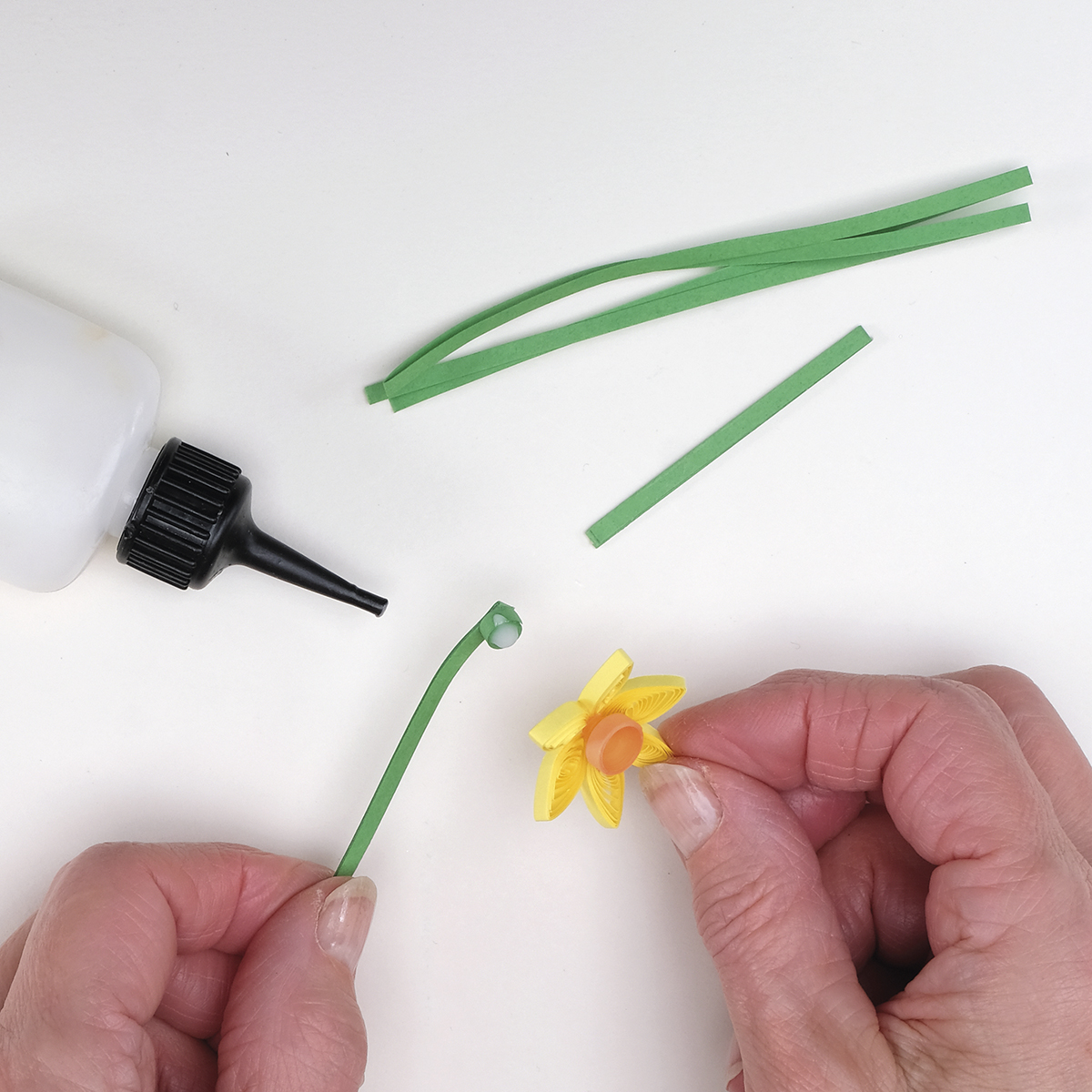 How-to-make-quilled-flowers-daffodils-step-2