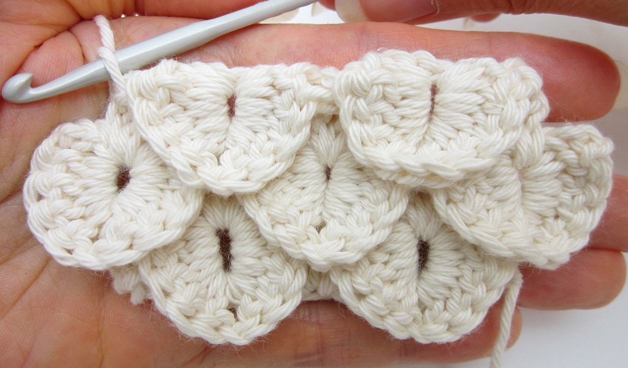 How_to_crochet_crocodile_Stitch_start_step_01