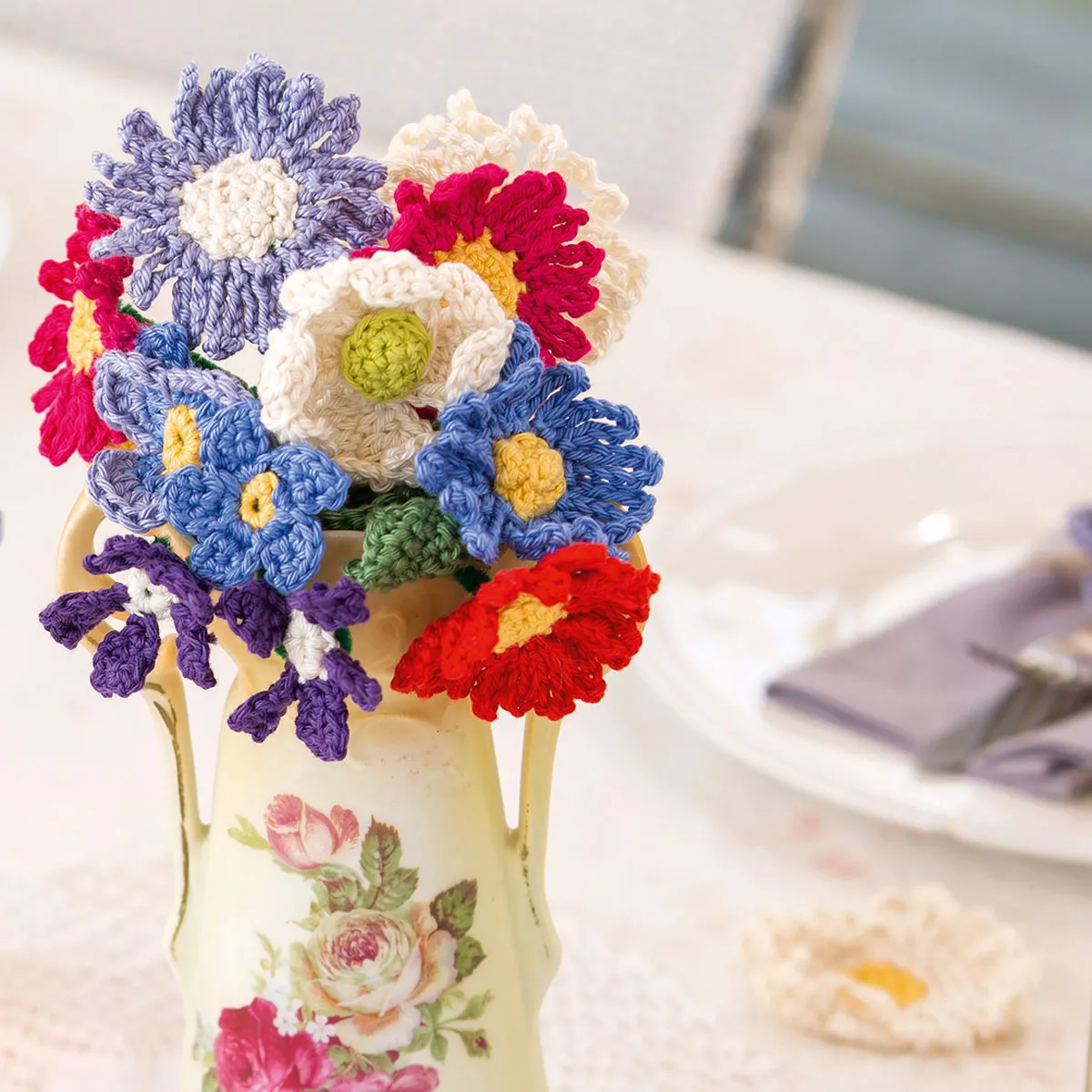 crochet-bouquet-of-flowers-in-a-vase