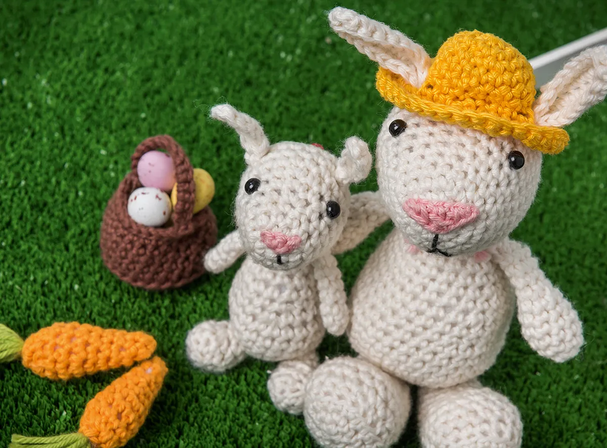 Crochet bunny pattern and accessories