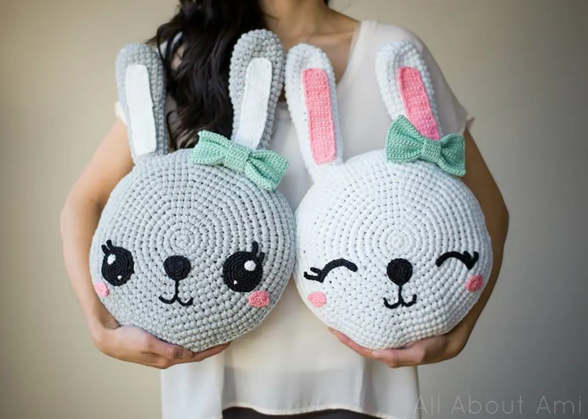 free snuggle bunny amigurumi cushion pattern