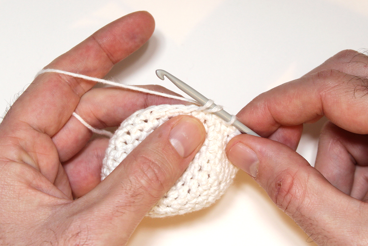 yarn over vs. yarn under crochet stitches : r/Amigurumi