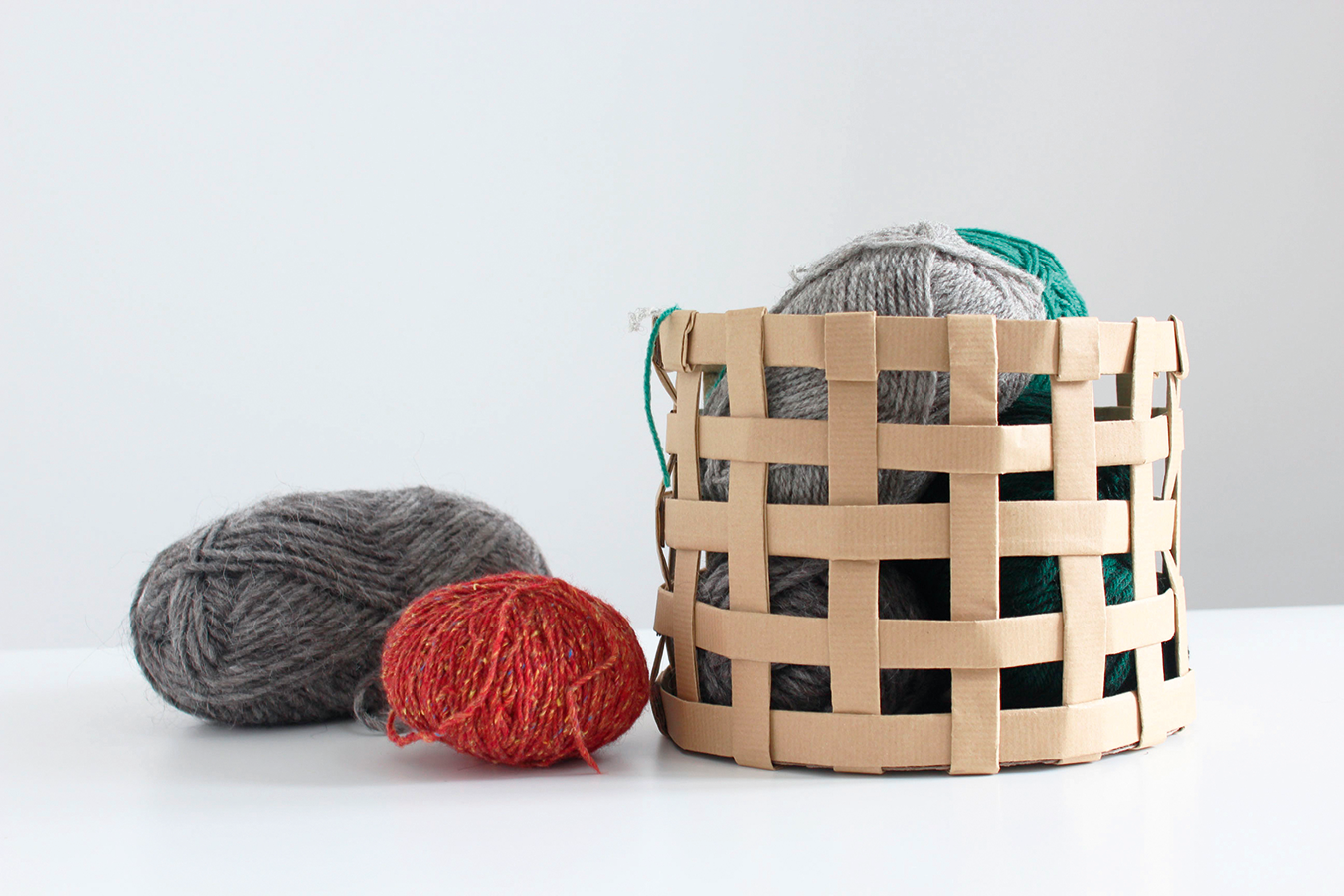 paper weaving basket tutorial step 12