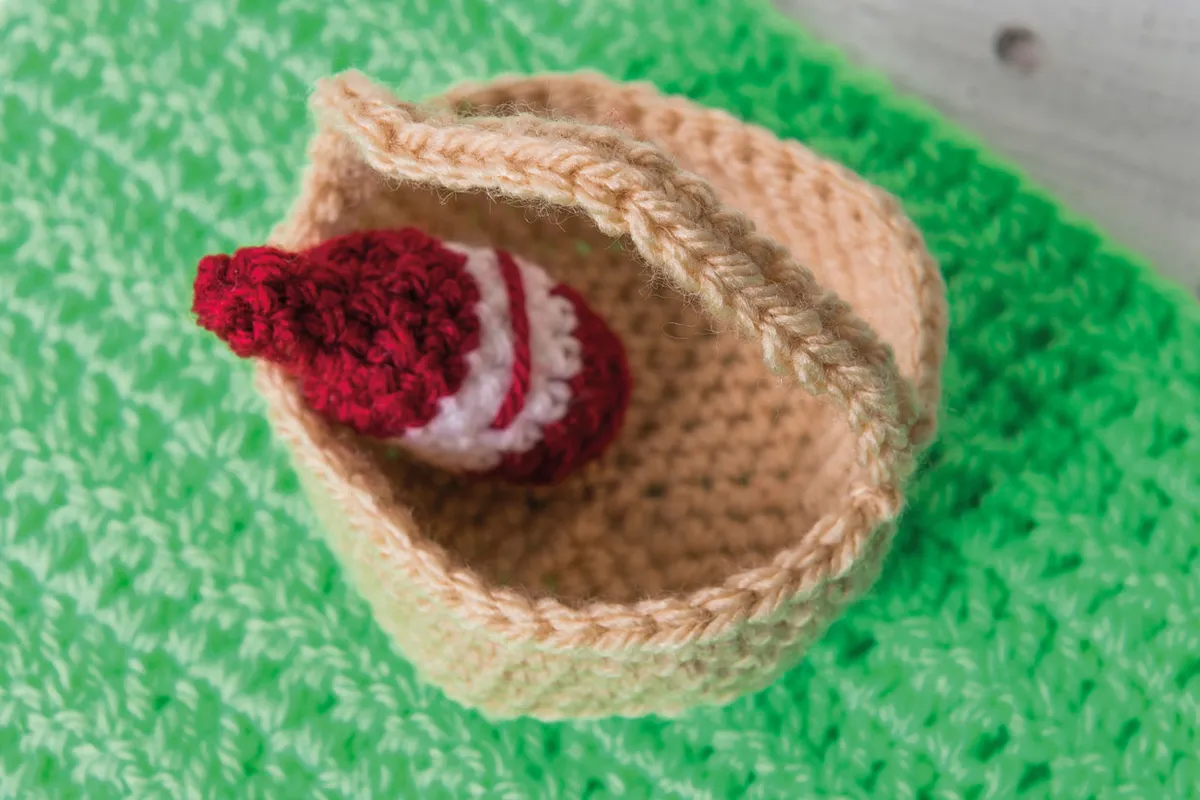 Free_crochet_owl_pattern_basket_detail