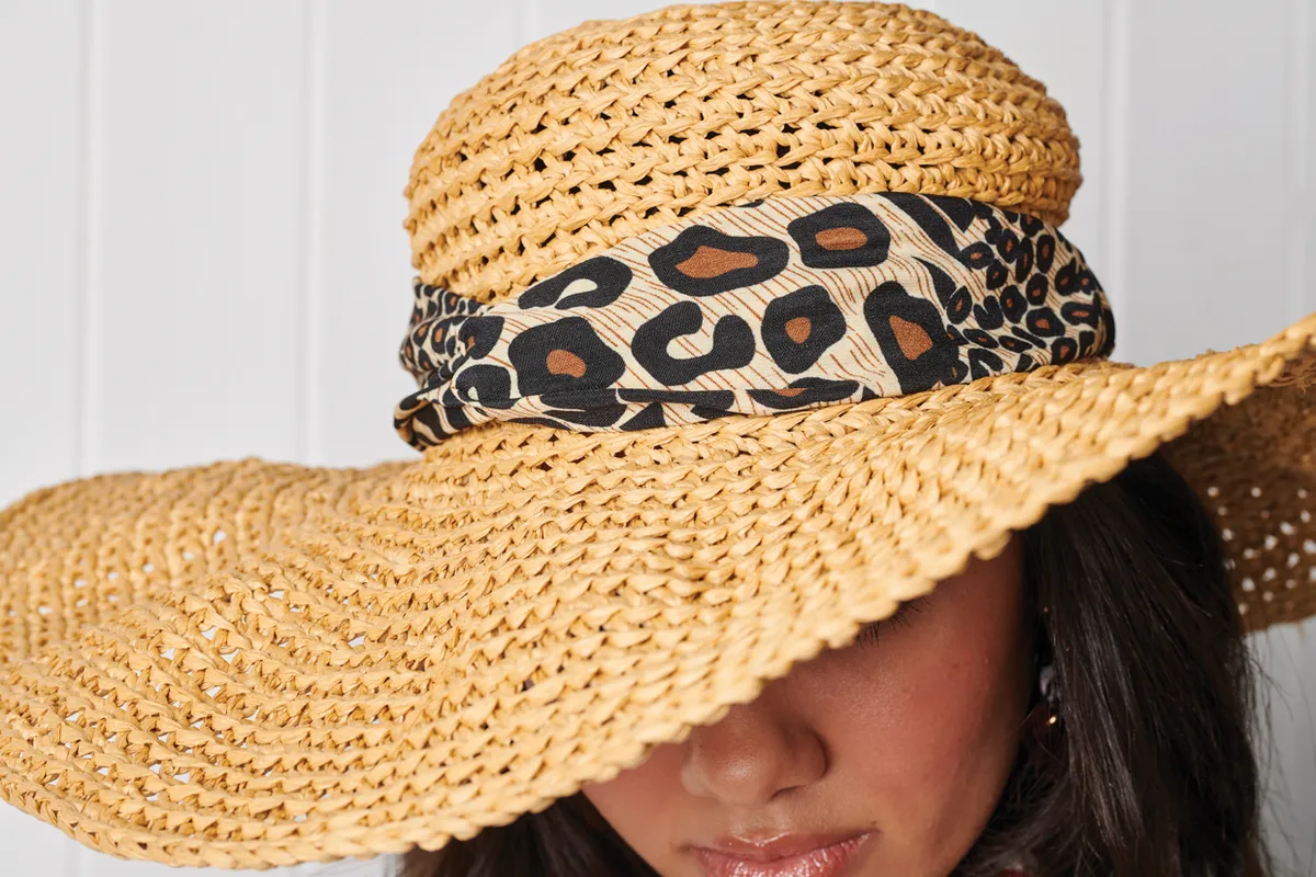 Free_summer_crochet_hat_pattern_detail