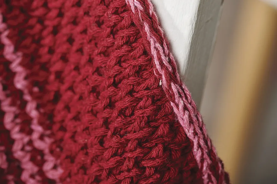 Pearl brioche stitch blanket detail