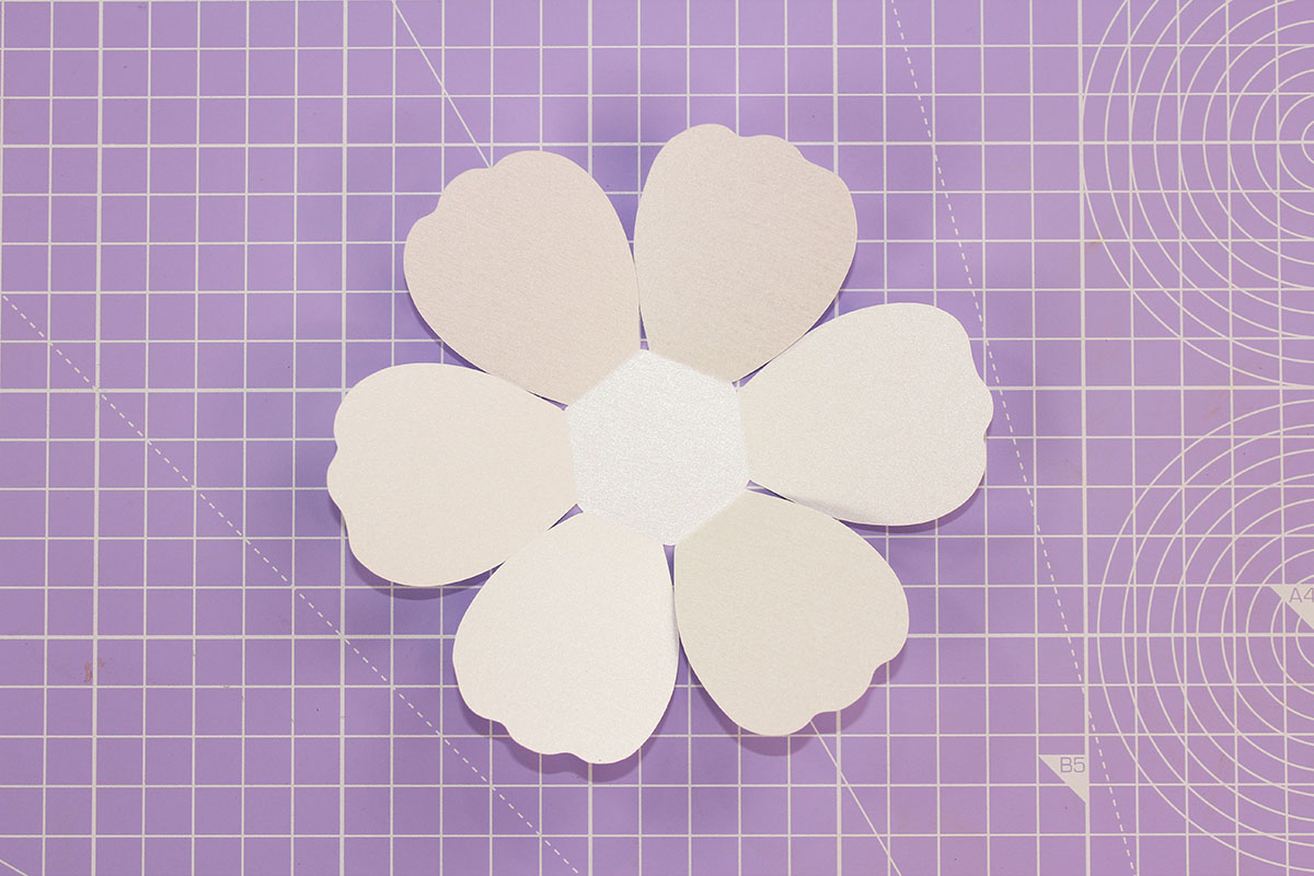 How to make a paper flower Step-5
