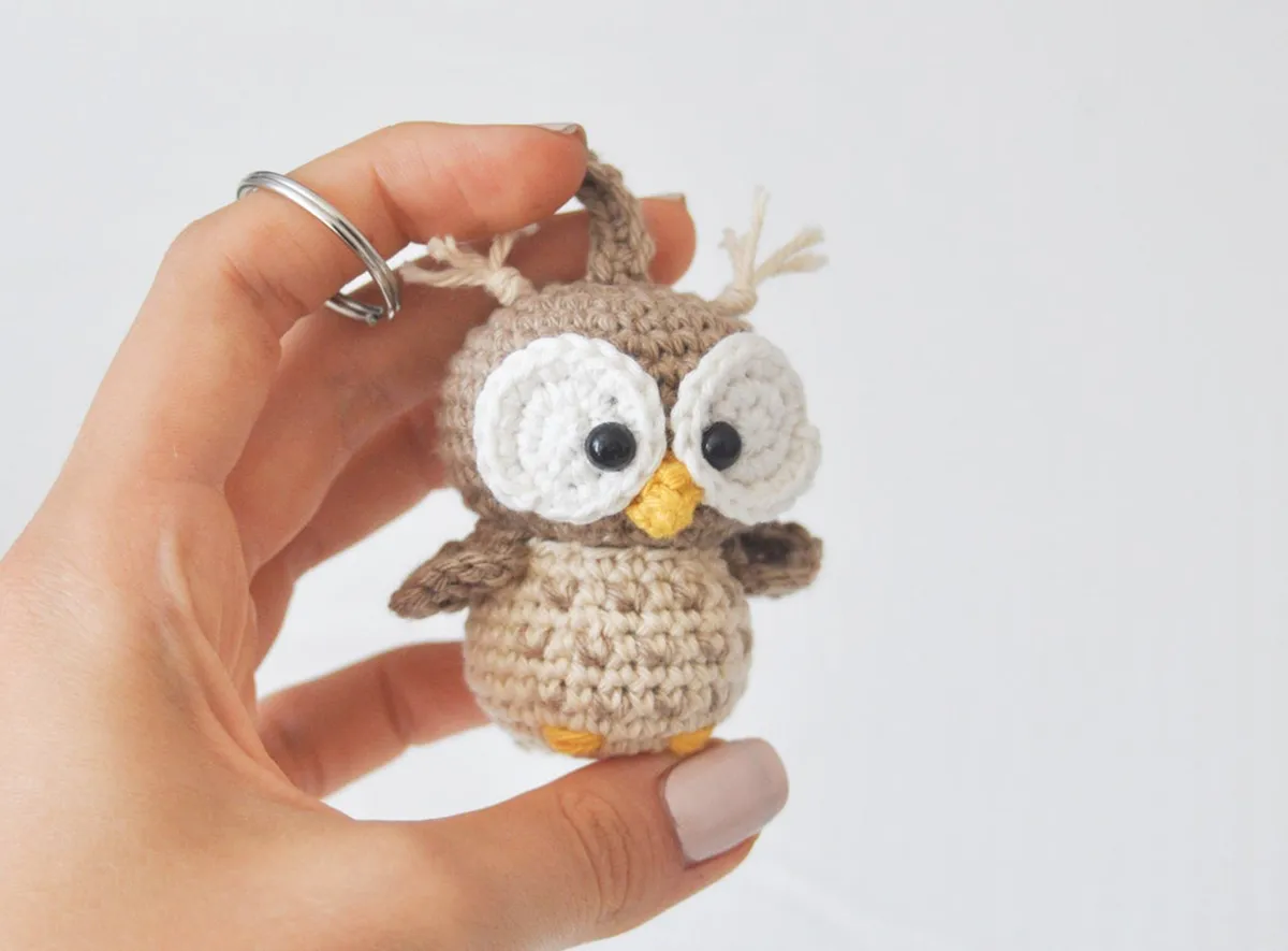 crochet_owl_keyring_pattern