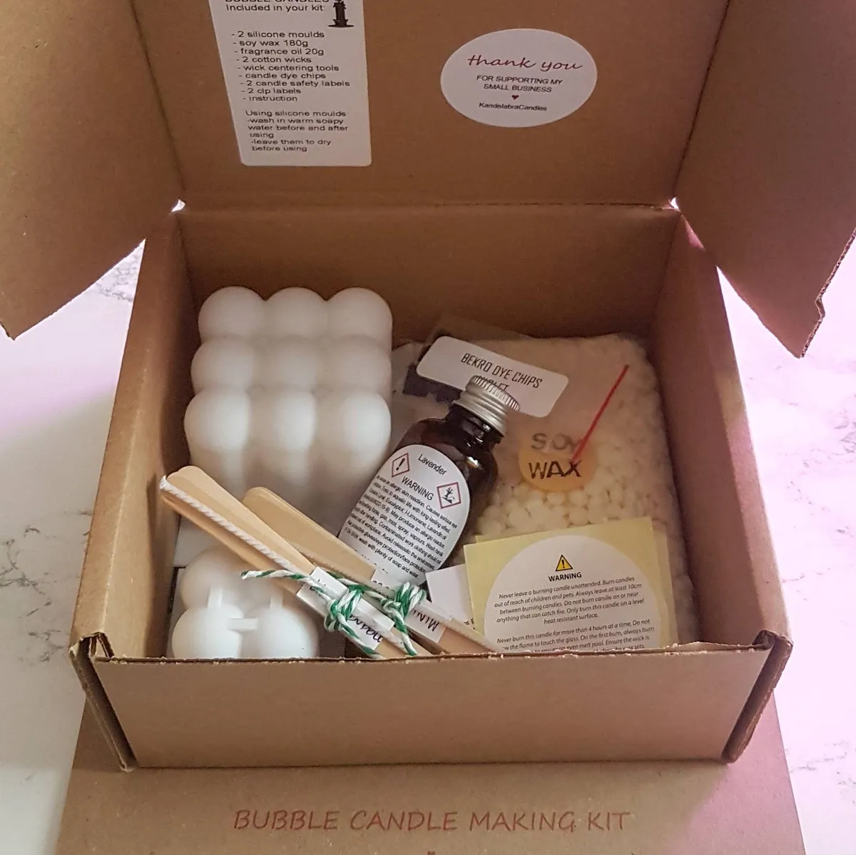 All-inclusive kit, to learn how to make candles. Great evening.