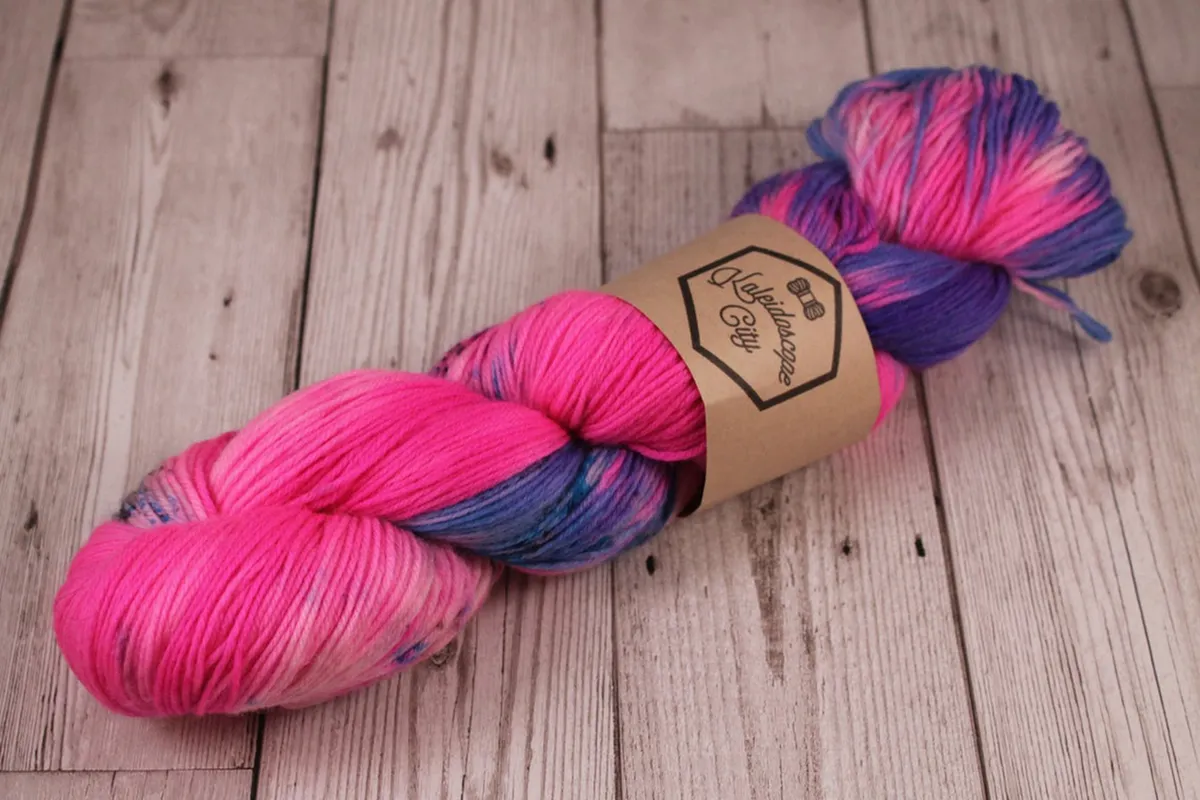 KaleidoscopeCity-hand-dyed-yarn