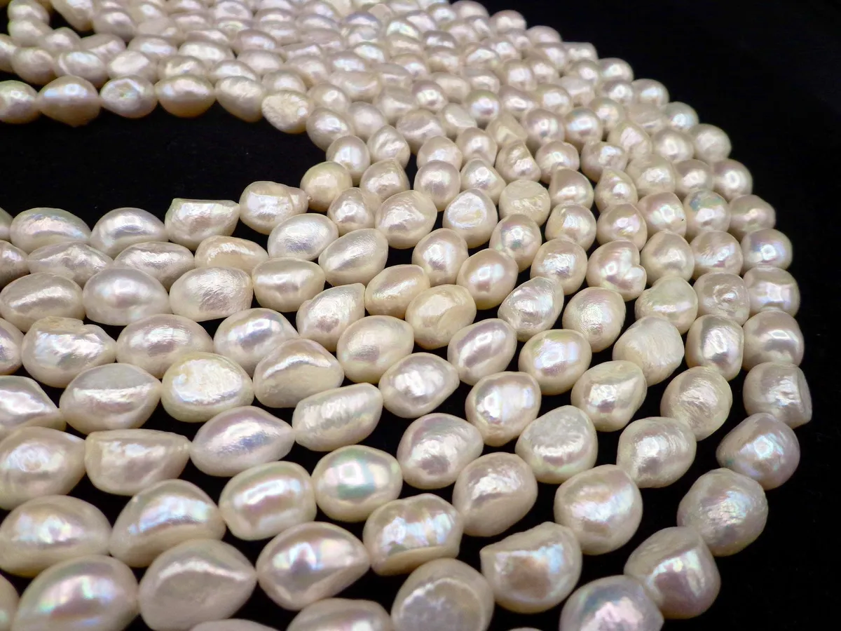 lines of pearl beads in a circle