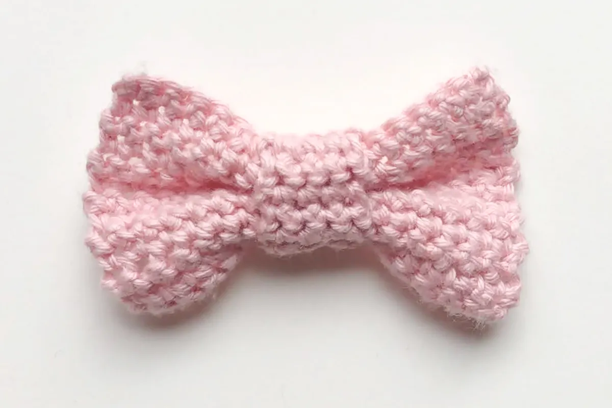 How to crochet a bow - step 12