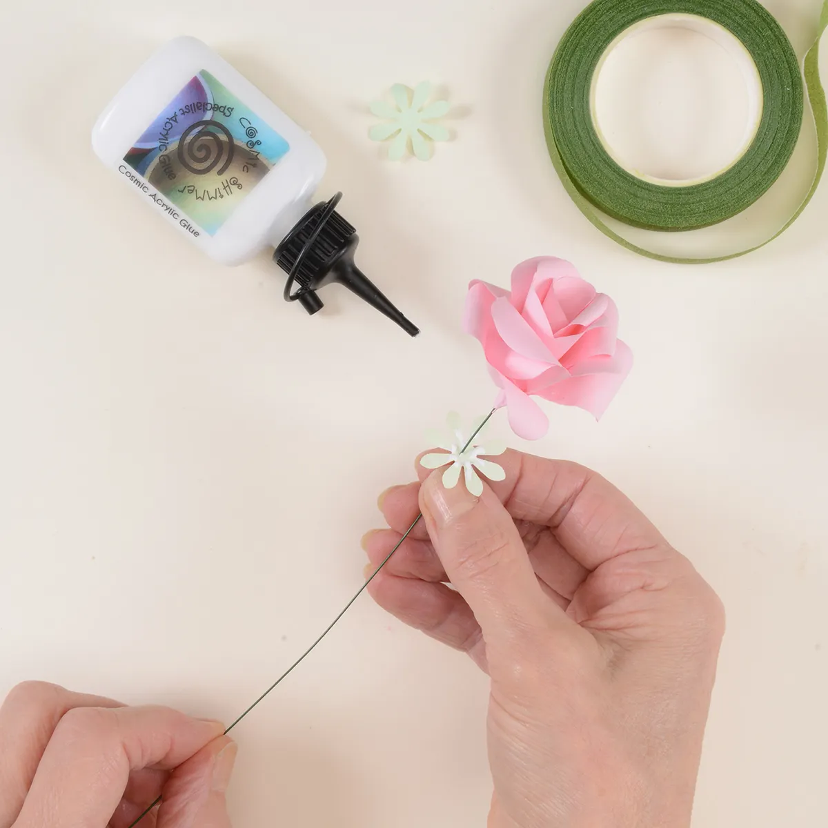 How-to-make-a-flower-bouquet-with-paper-step-4