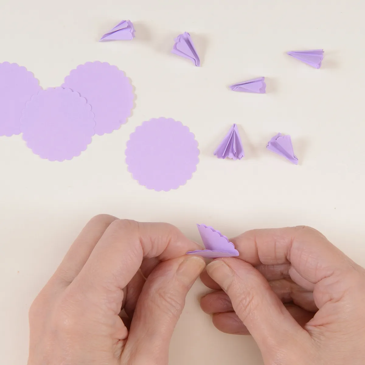 How-to-make-a-flower-bouquet-with-paper-step-5