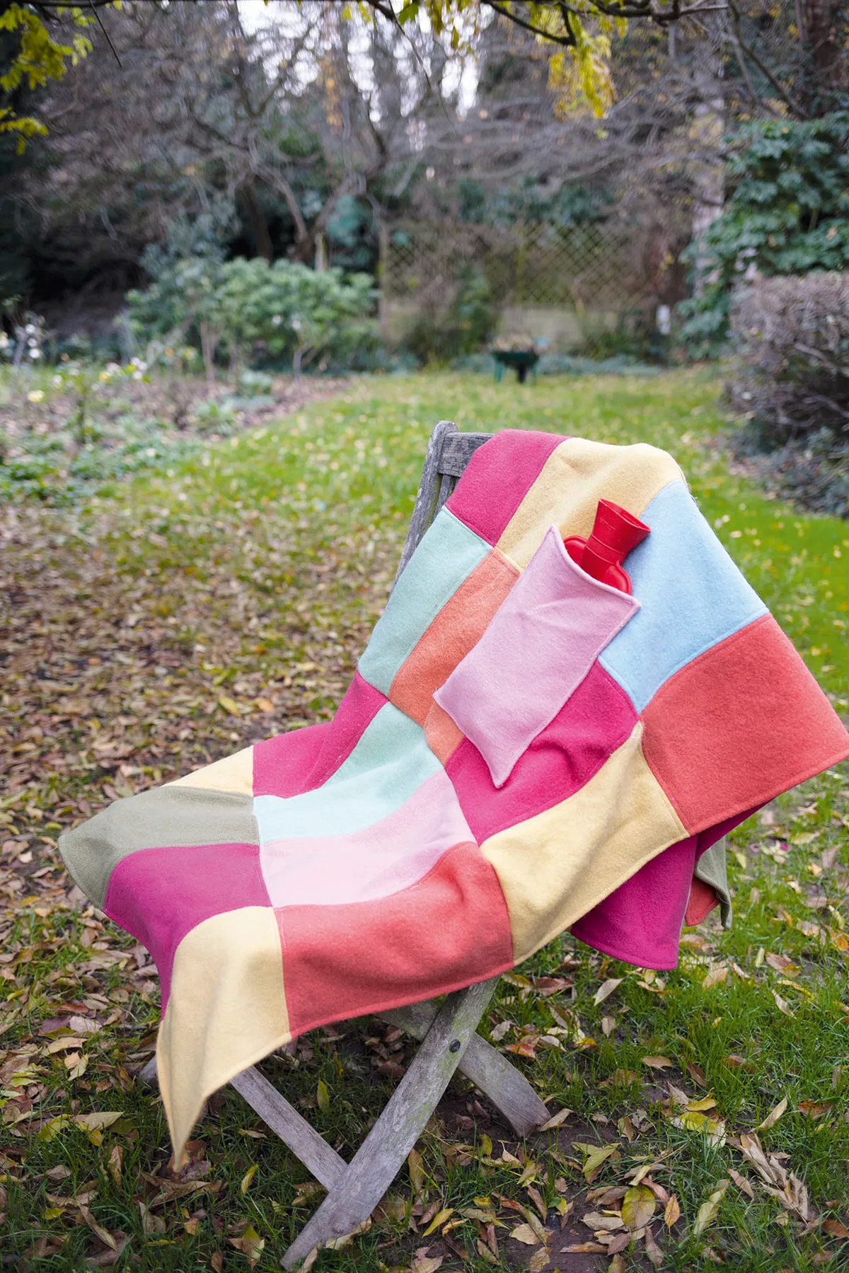 How to make a blanket with pockets