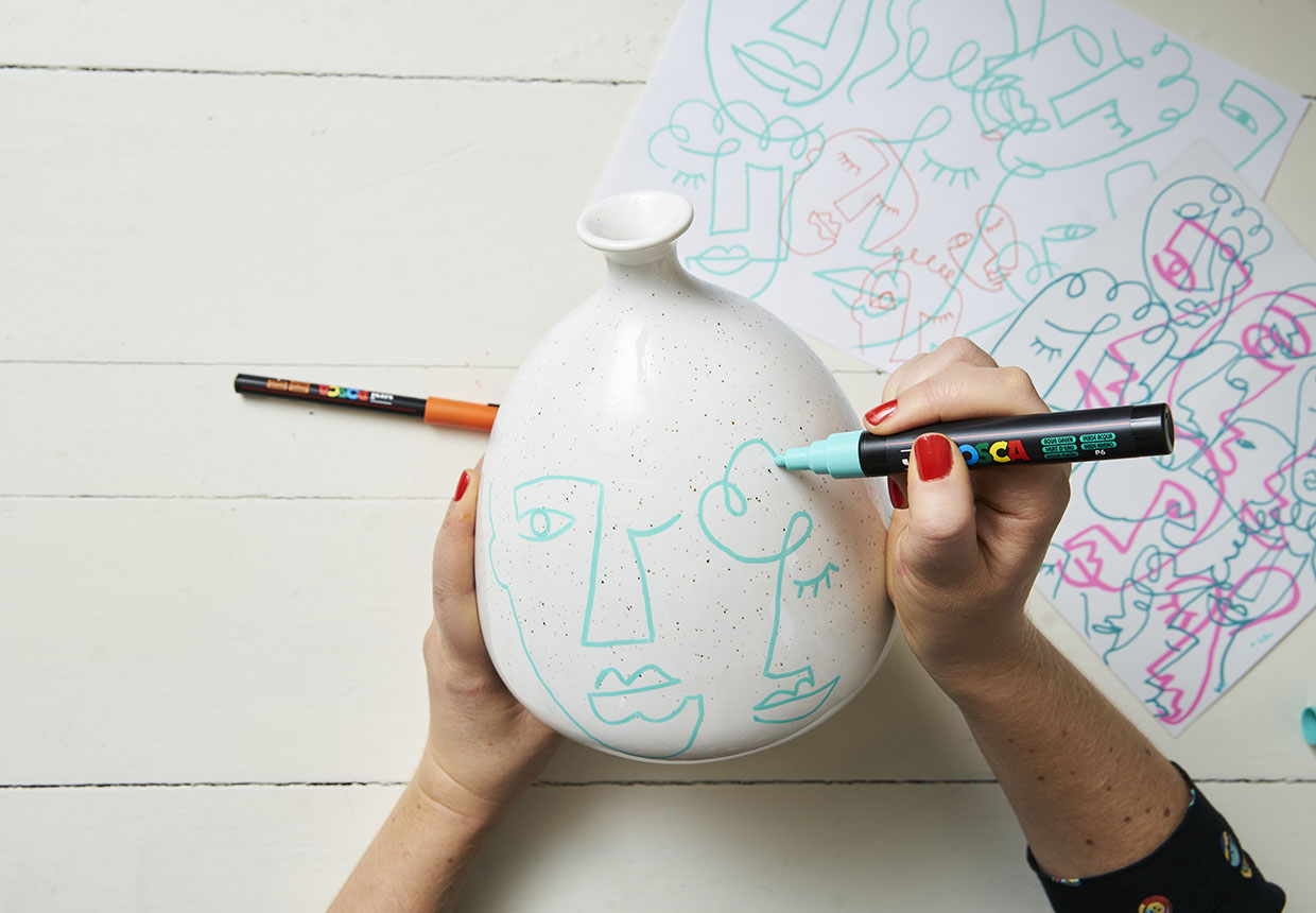 How to make a doodled vase step 3