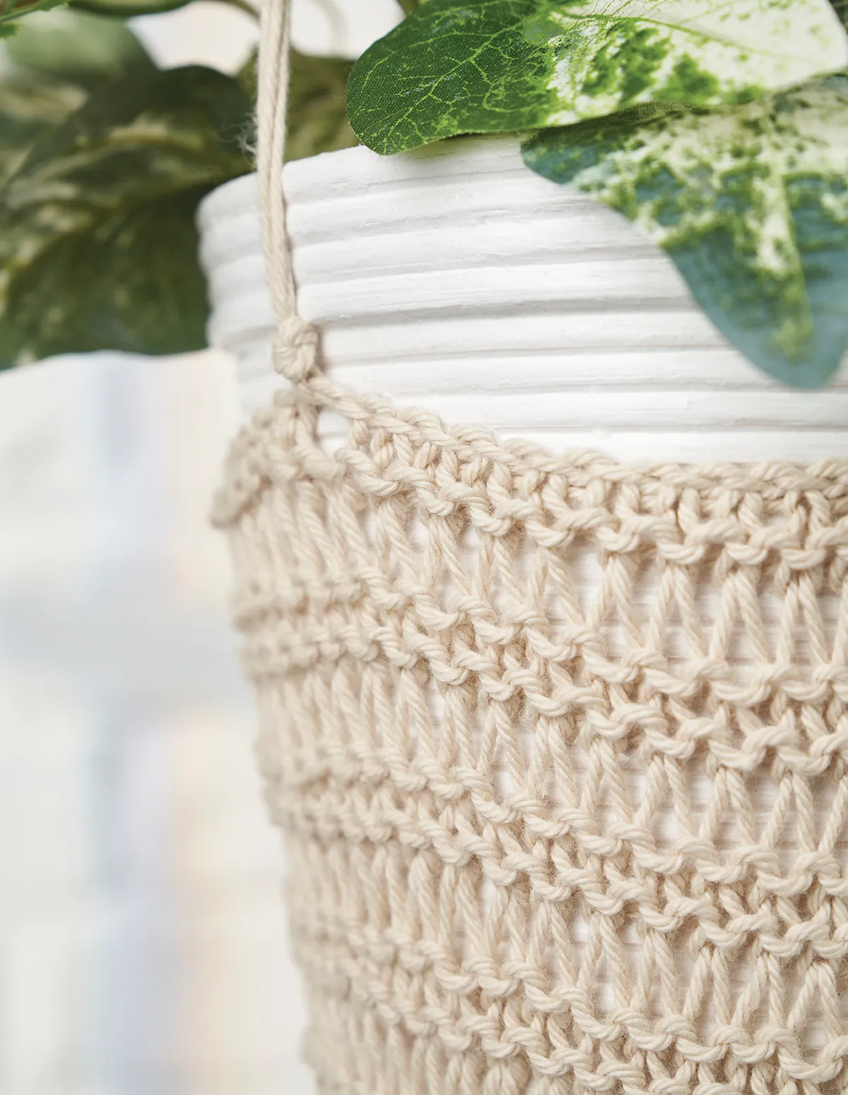 knitted plant hanger 3
