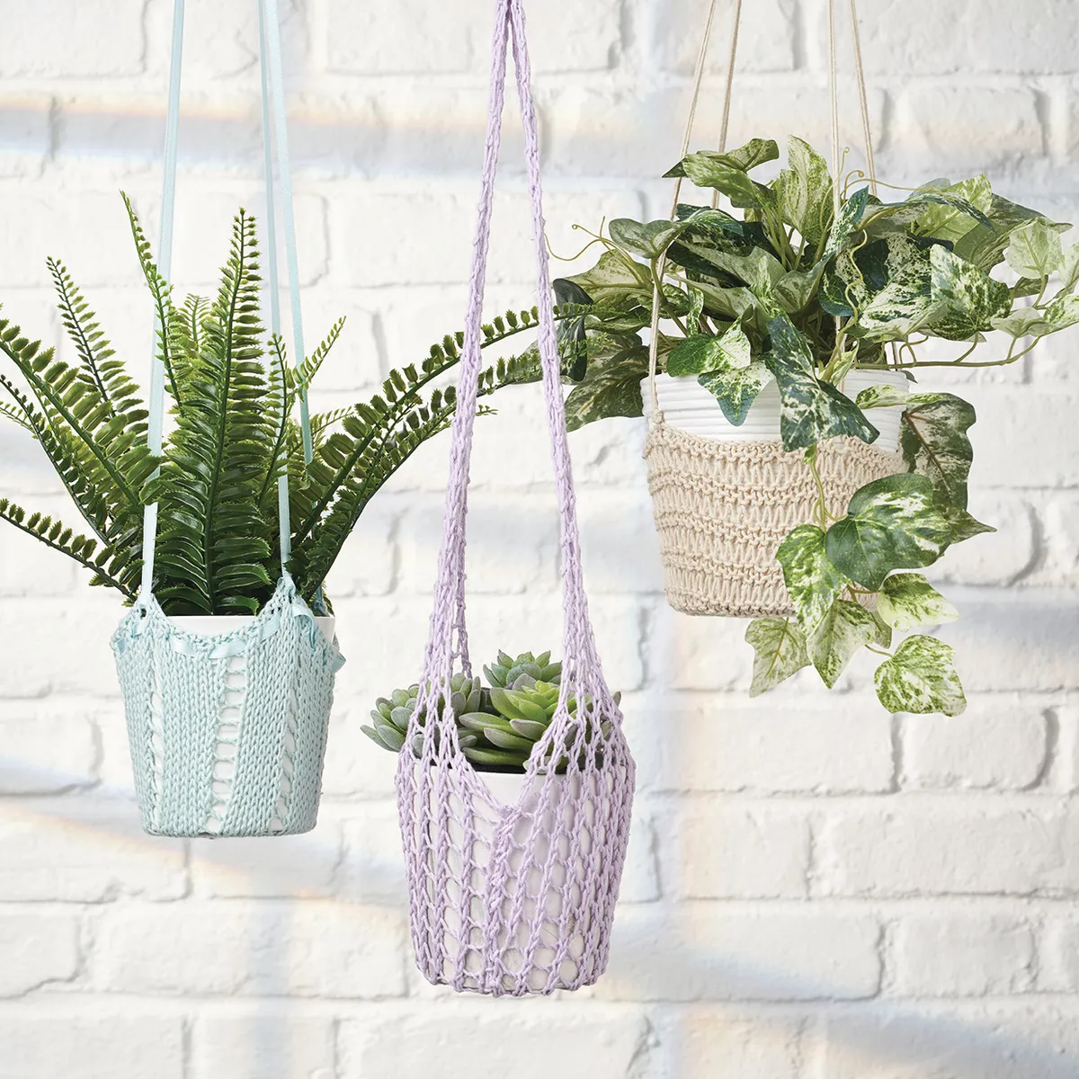 knitted plant hanger sq
