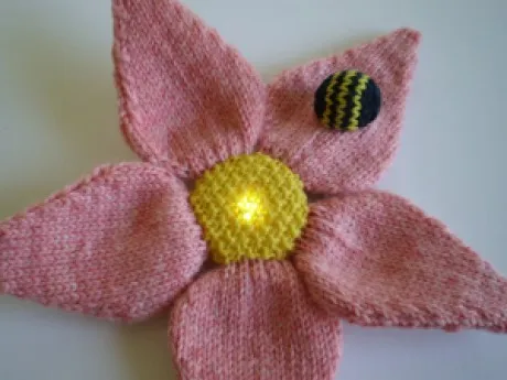 knitted flower pattern easy free bee