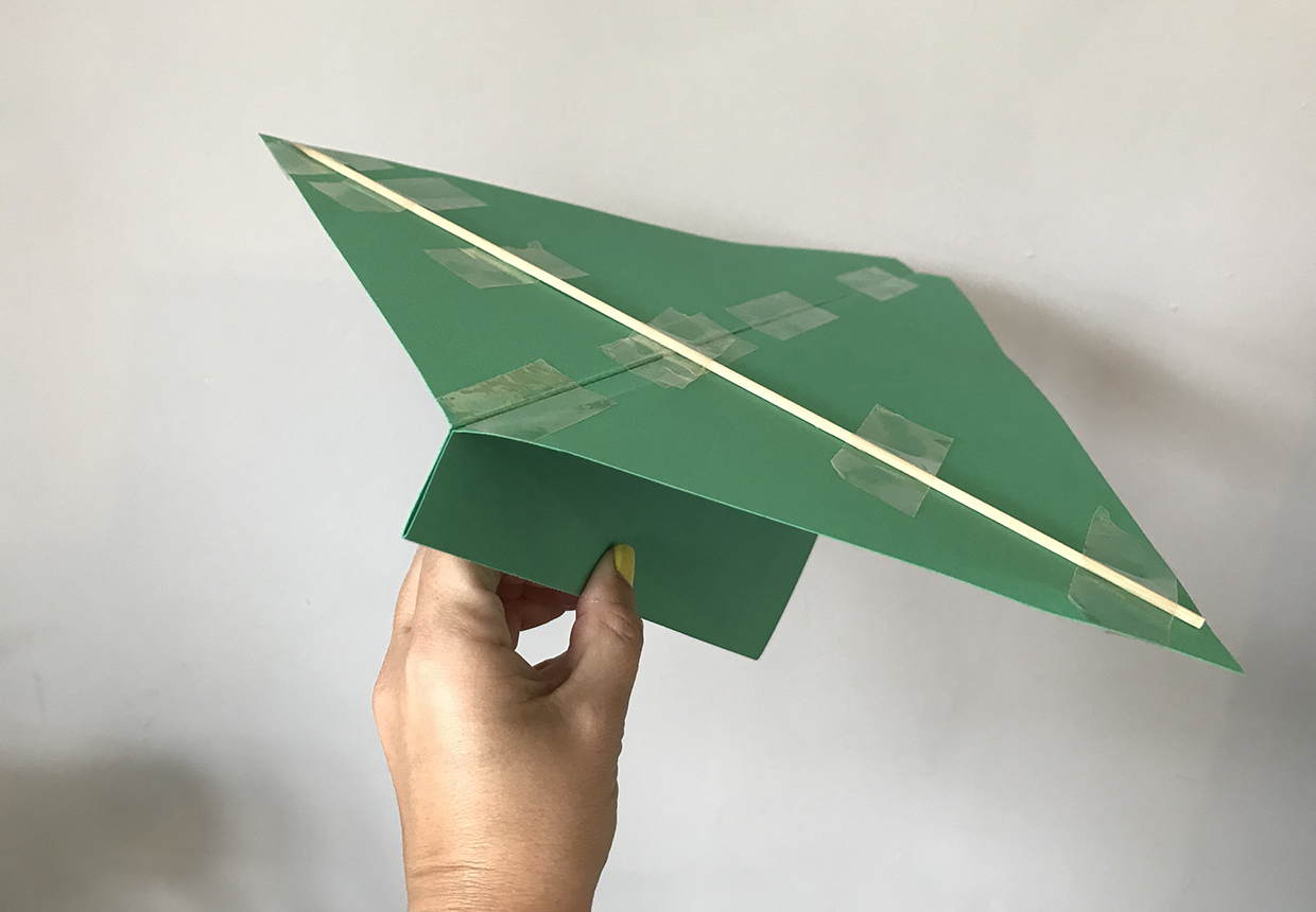 How to make a kite out of paper step 4B