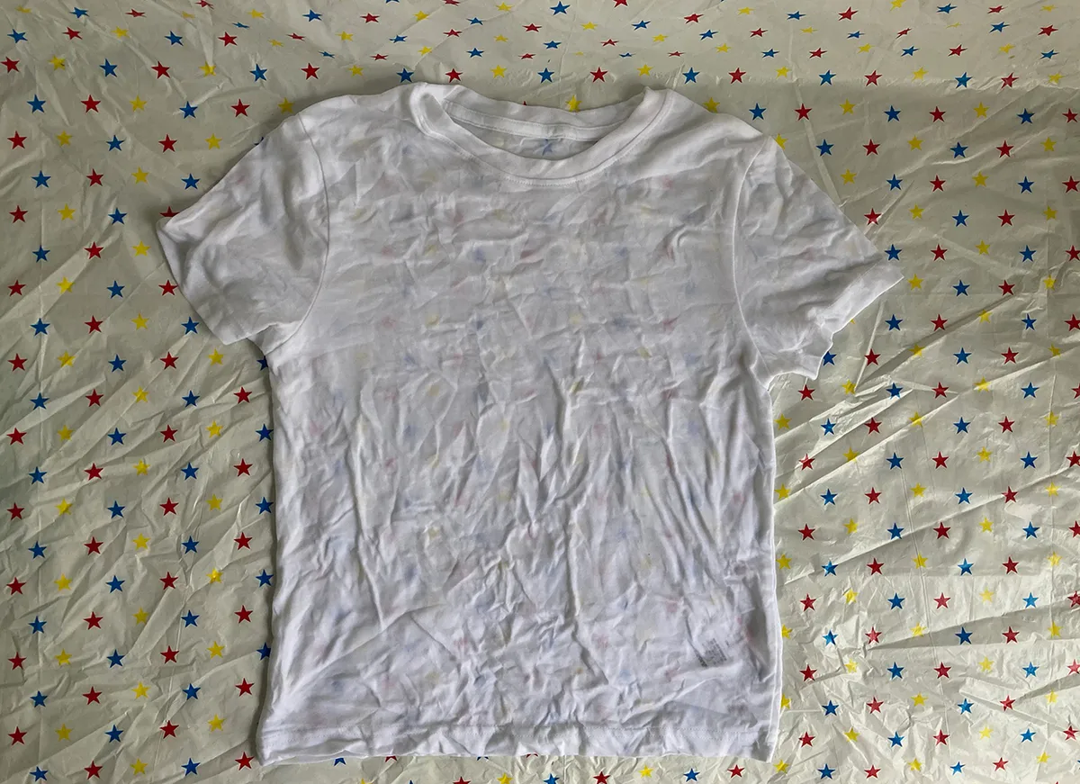 How to tie dye a tshirt step 3 flat