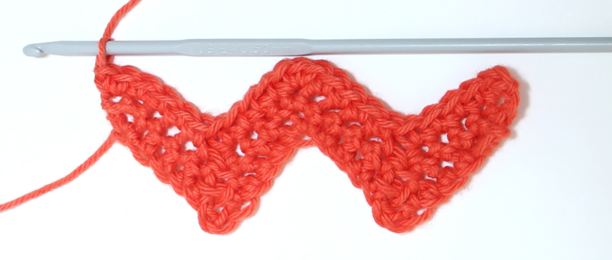 How_to_crochet_chevron_stitch_dc_step_16