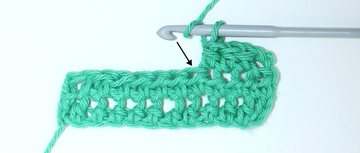 How_to_decrease_crochet_htr_step_01