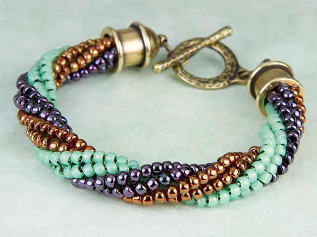 https://c02.purpledshub.com/uploads/sites/51/2021/06/Twisted-herringbone-stitch-by-Art-Beads-eebe6ef.jpeg?w=1029&webp=1
