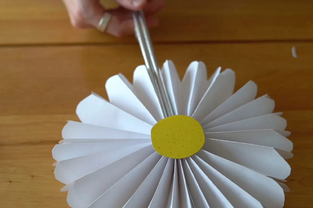 How to make a paper fan step 15