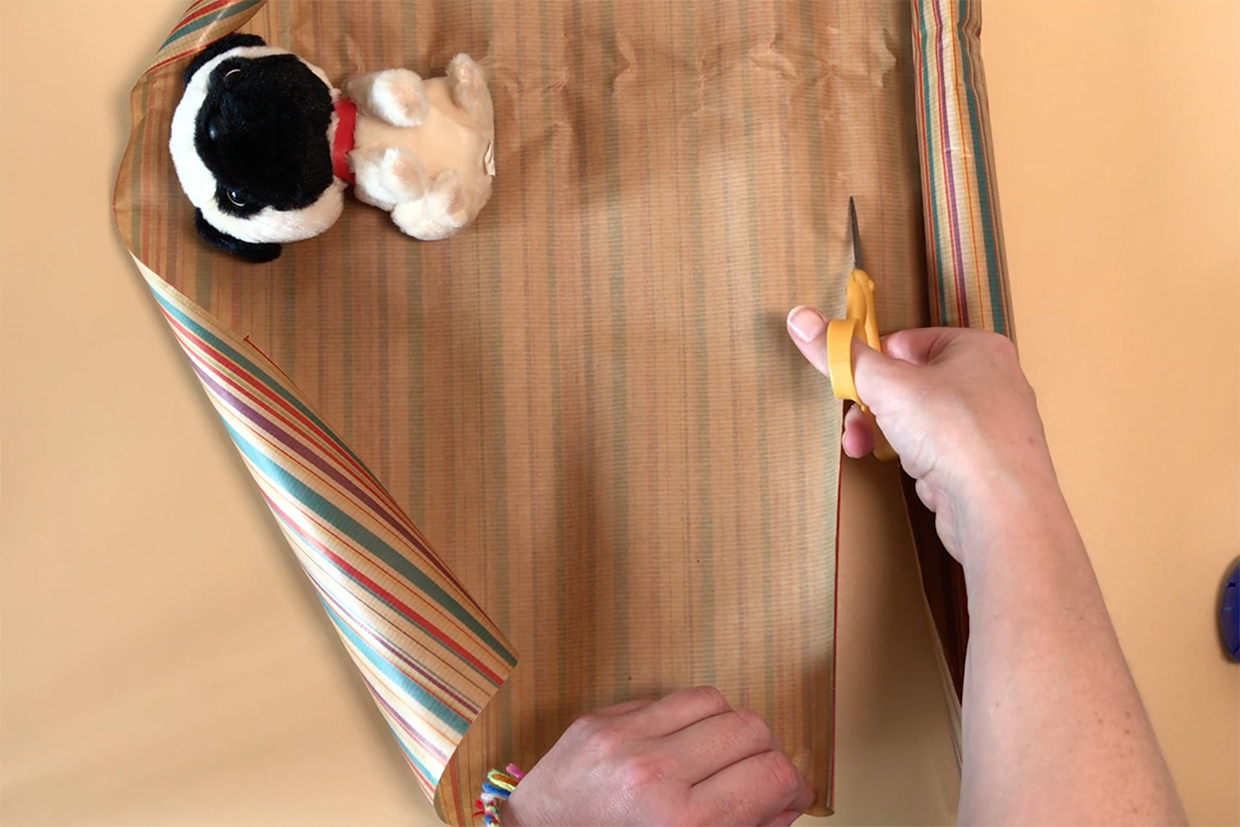 how to make a bag out of wrapping paper step1