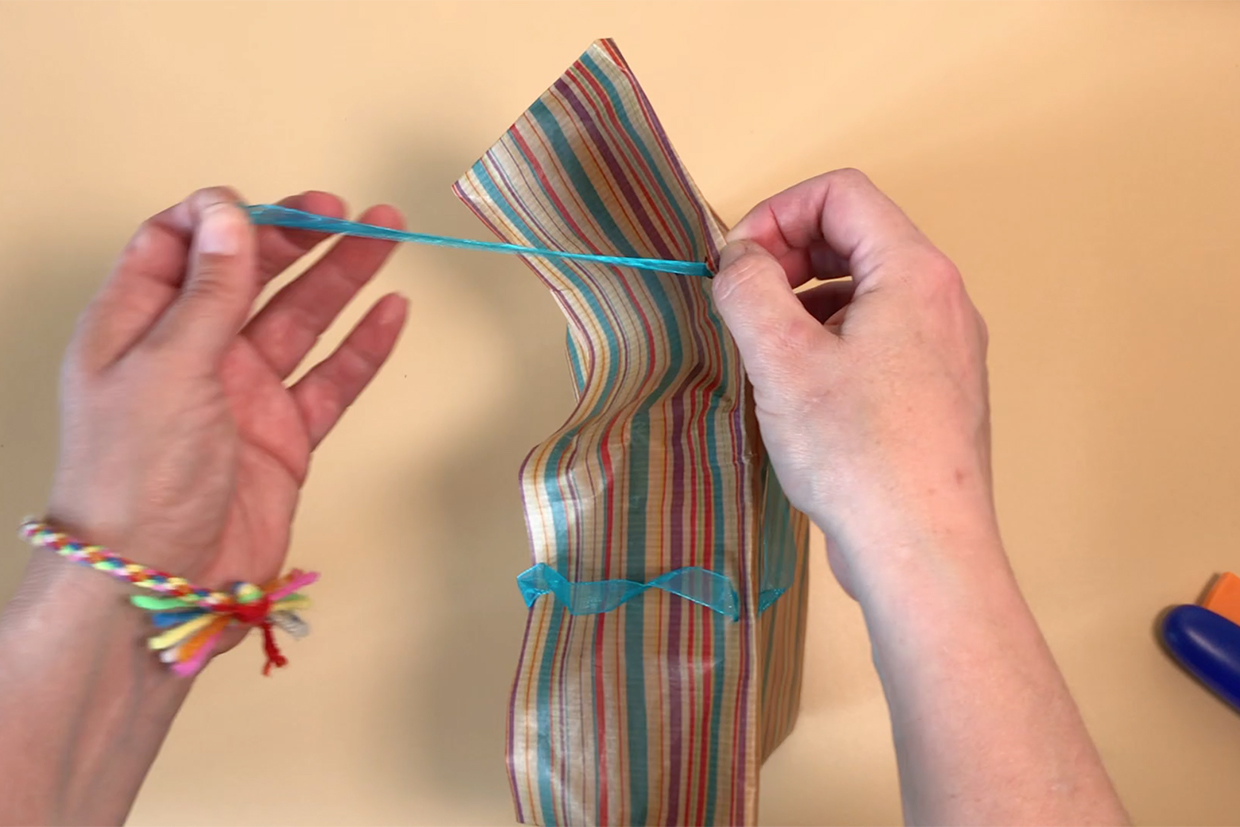 how to make a bag out of wrapping paper step13