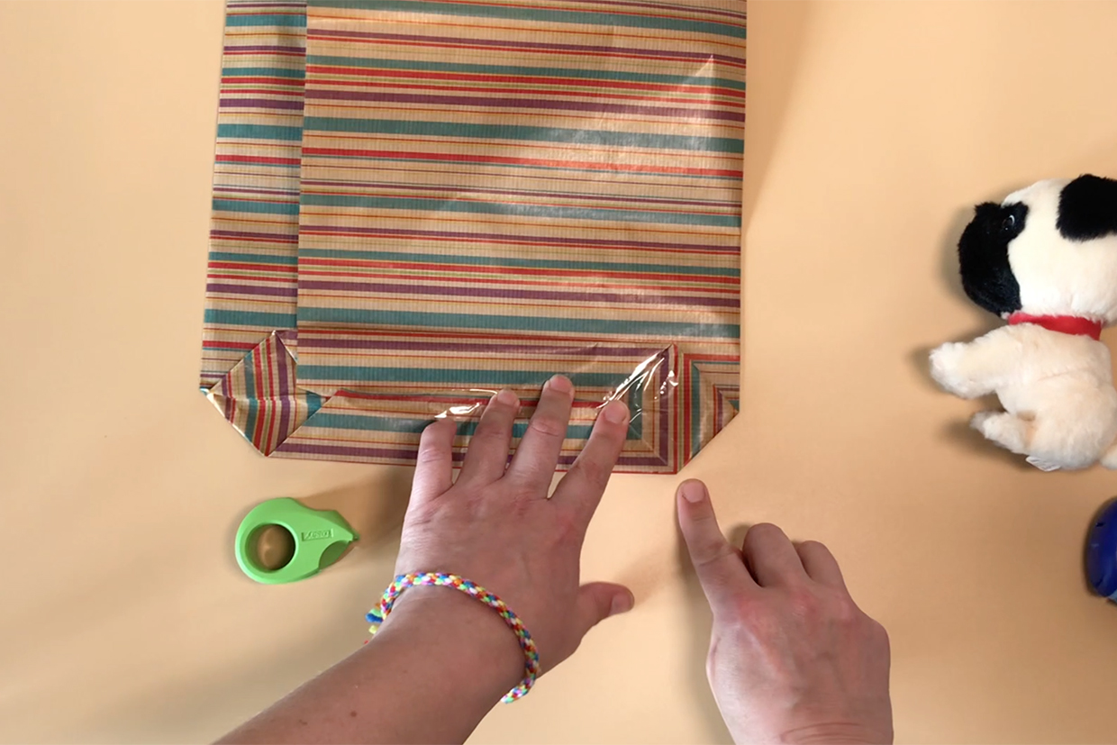 How To Make A Gift Bag Out Of Wrapping Paper