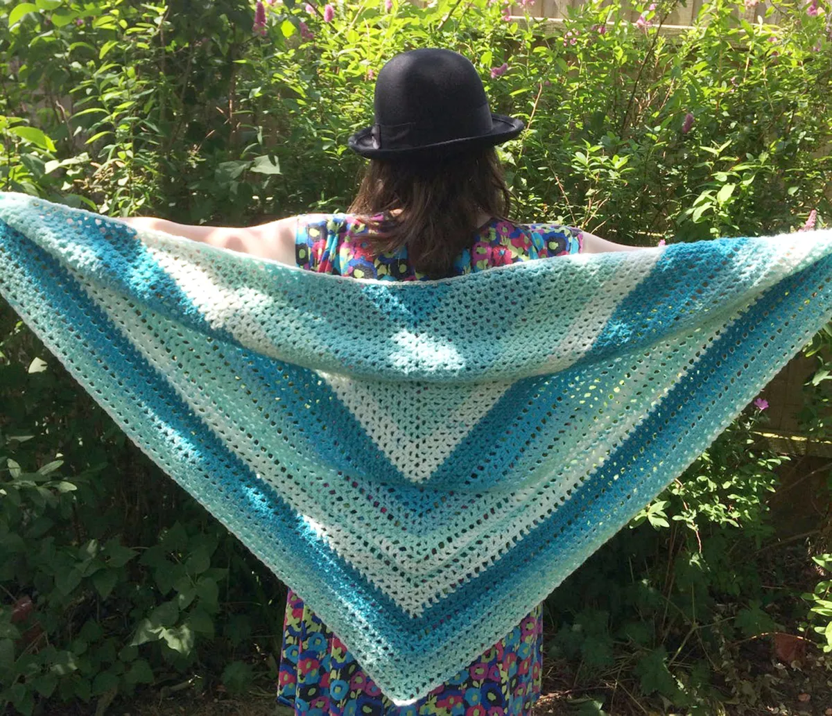 Dive_in_shawl_crochet_pattern