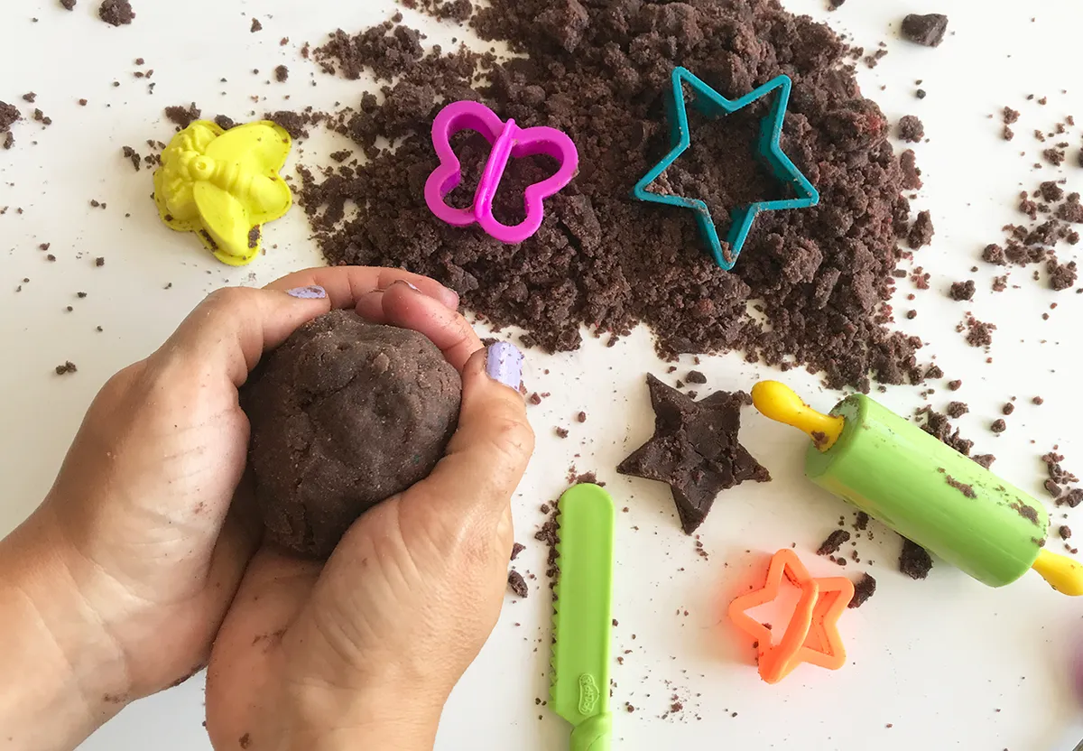 How to Make Kinetic Sand (just 3 Ingredients!)
