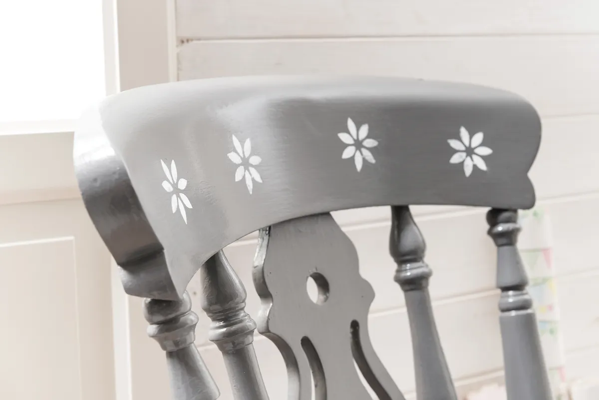 How to upcycle a chair - Gathered