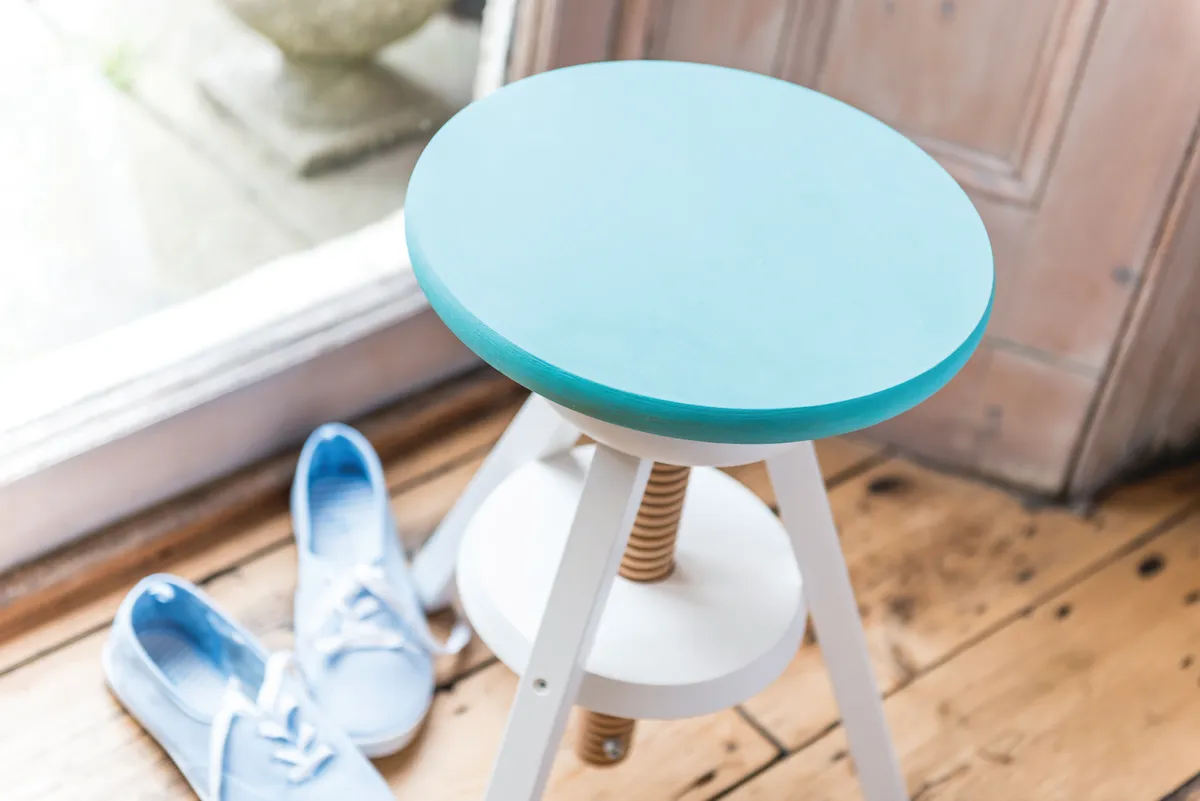 How to upcycle a stool - detail